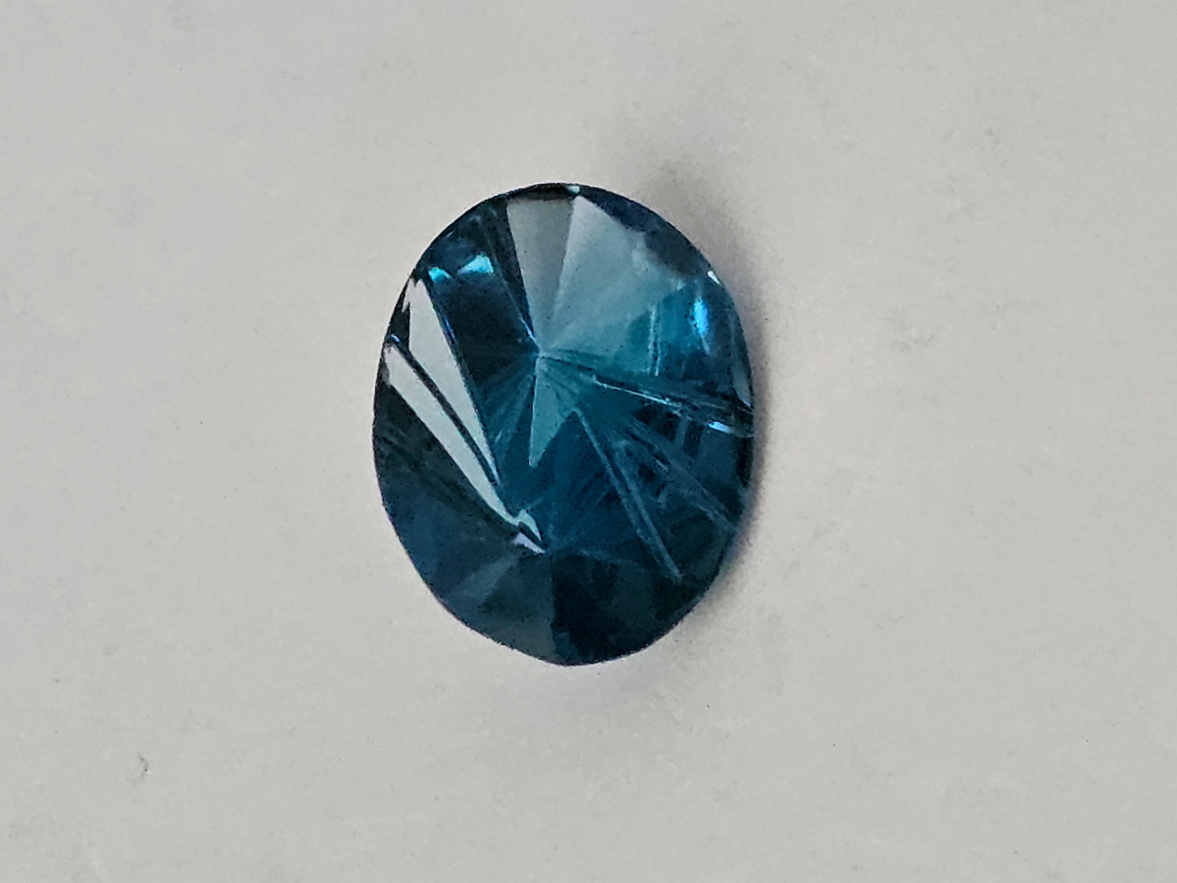 5 ct Oval London Blue Topaz 12X10 Fantasy Cut In New Condition For Sale In Warren, NJ