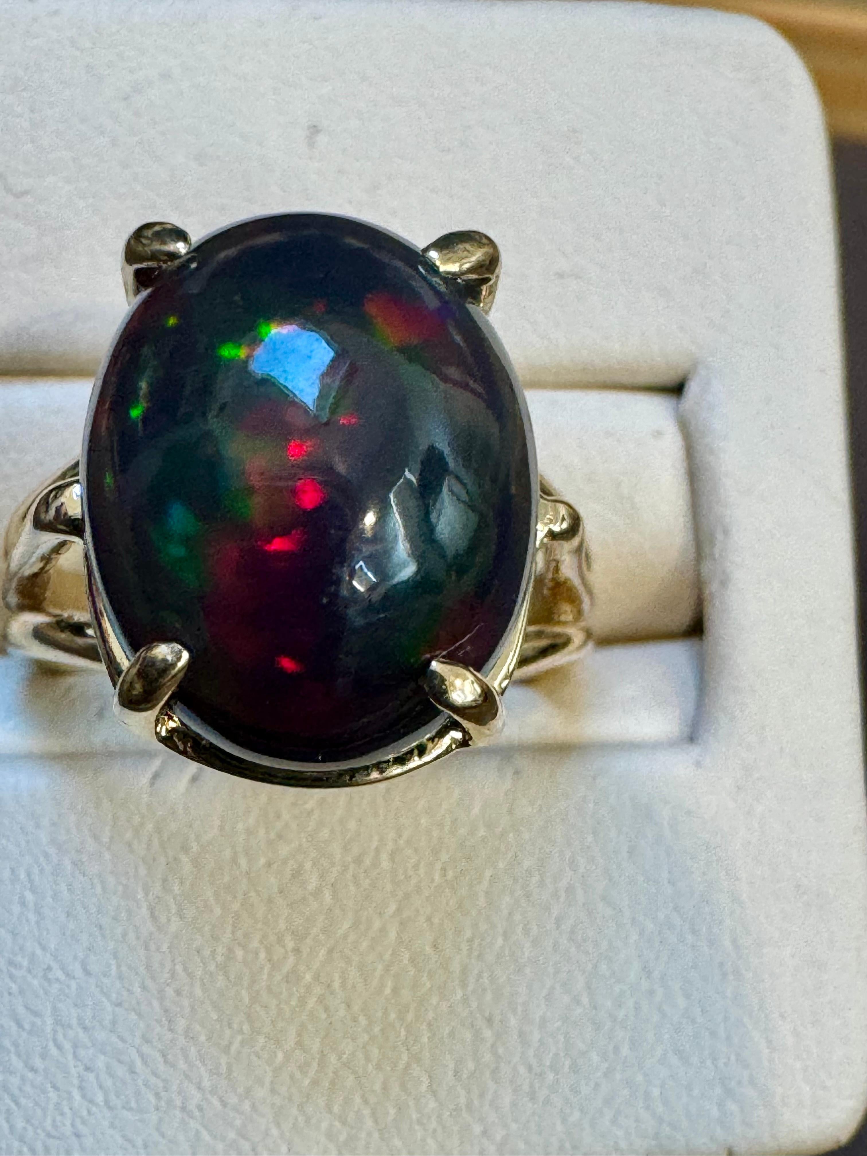 5 Ct Oval Shape Black Australian Opal Cocktail Ring 14 Kt Yellow Gold , Unisex 8