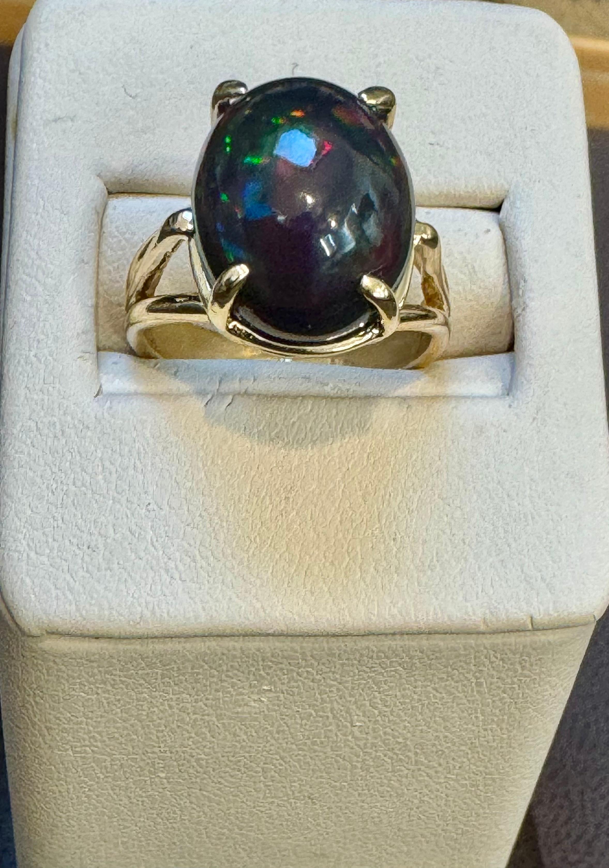 5 Ct Oval Shape Black Australian Opal Cocktail Ring 14 Kt Yellow Gold , Unisex 9