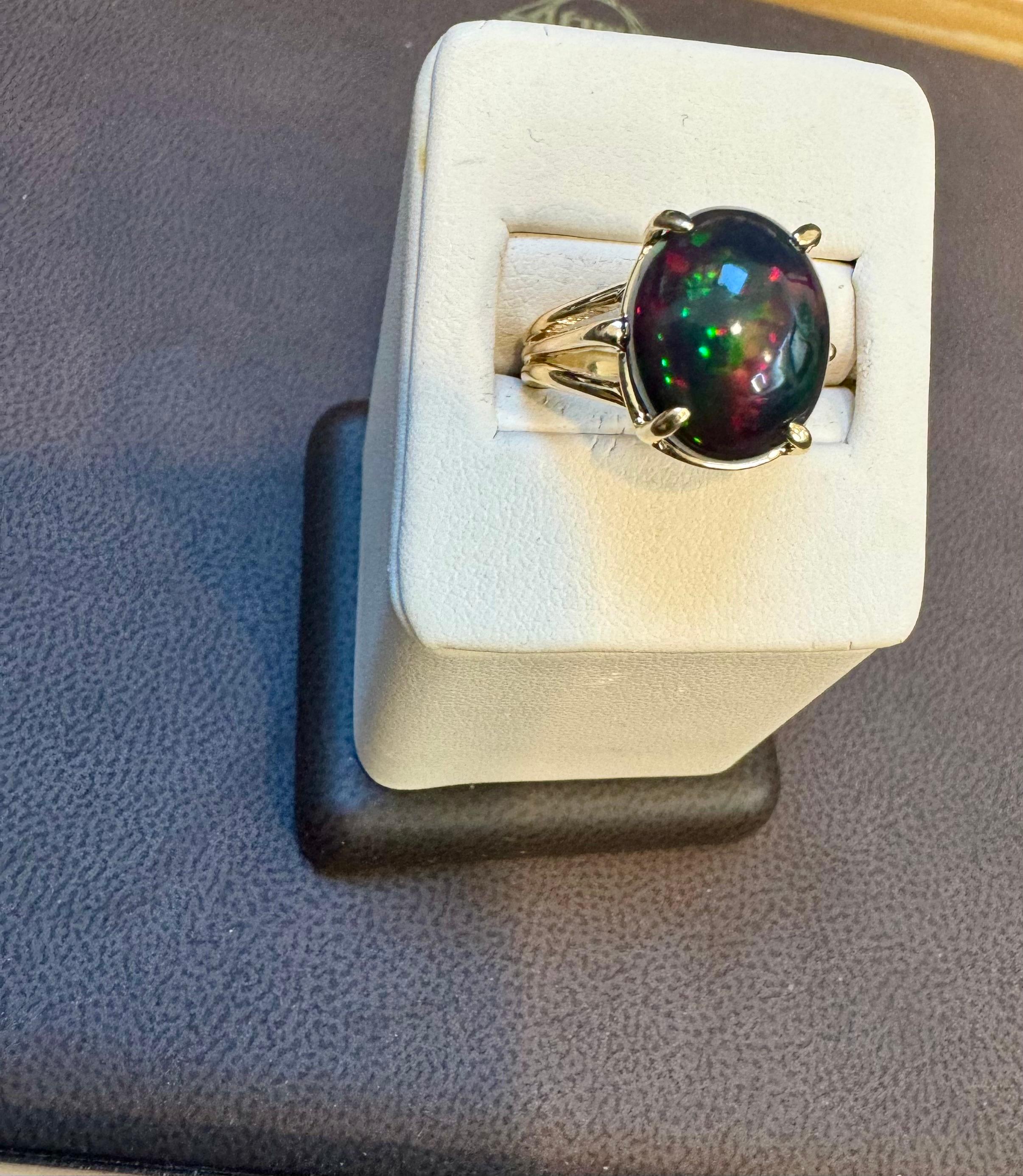 5 Ct Oval Shape Black Australian Opal Cocktail Ring 14 Kt Yellow Gold , Unisex 12