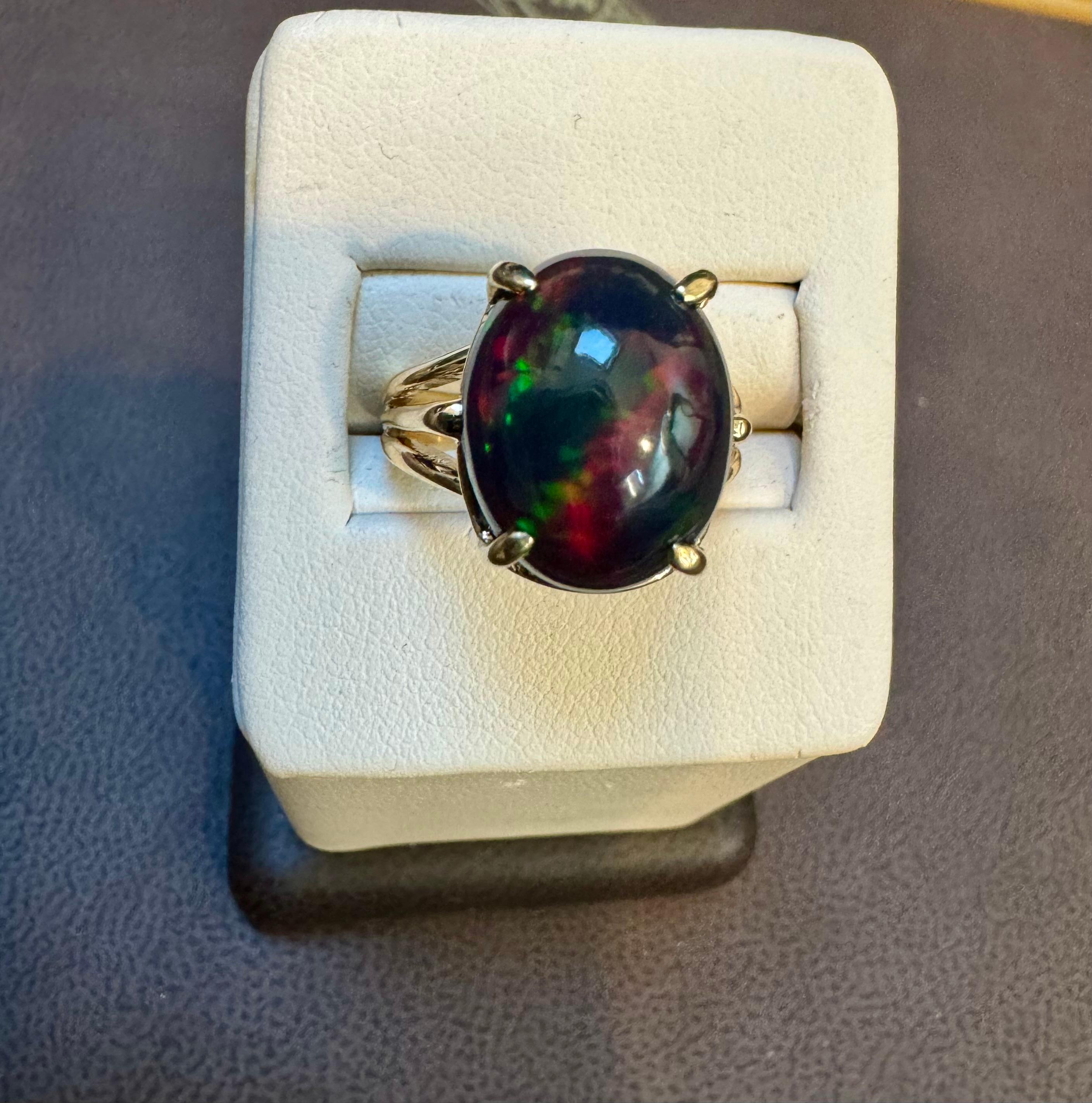 5 Ct Oval Shape Black Australian Opal Cocktail Ring 14 Kt Yellow Gold , Unisex 13