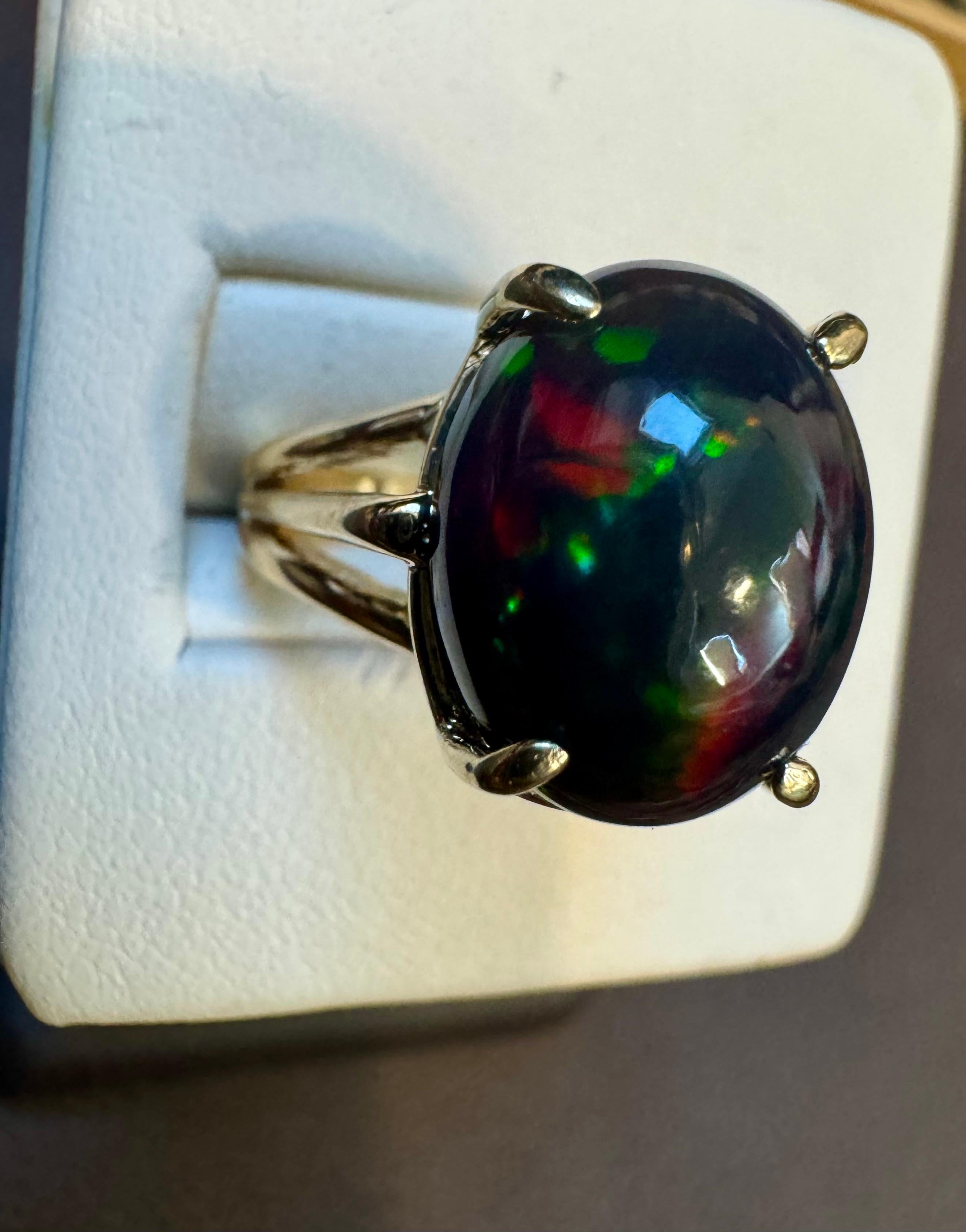 5 Ct Oval Shape Black Australian Opal Cocktail Ring 14 Kt Yellow Gold , Unisex 15