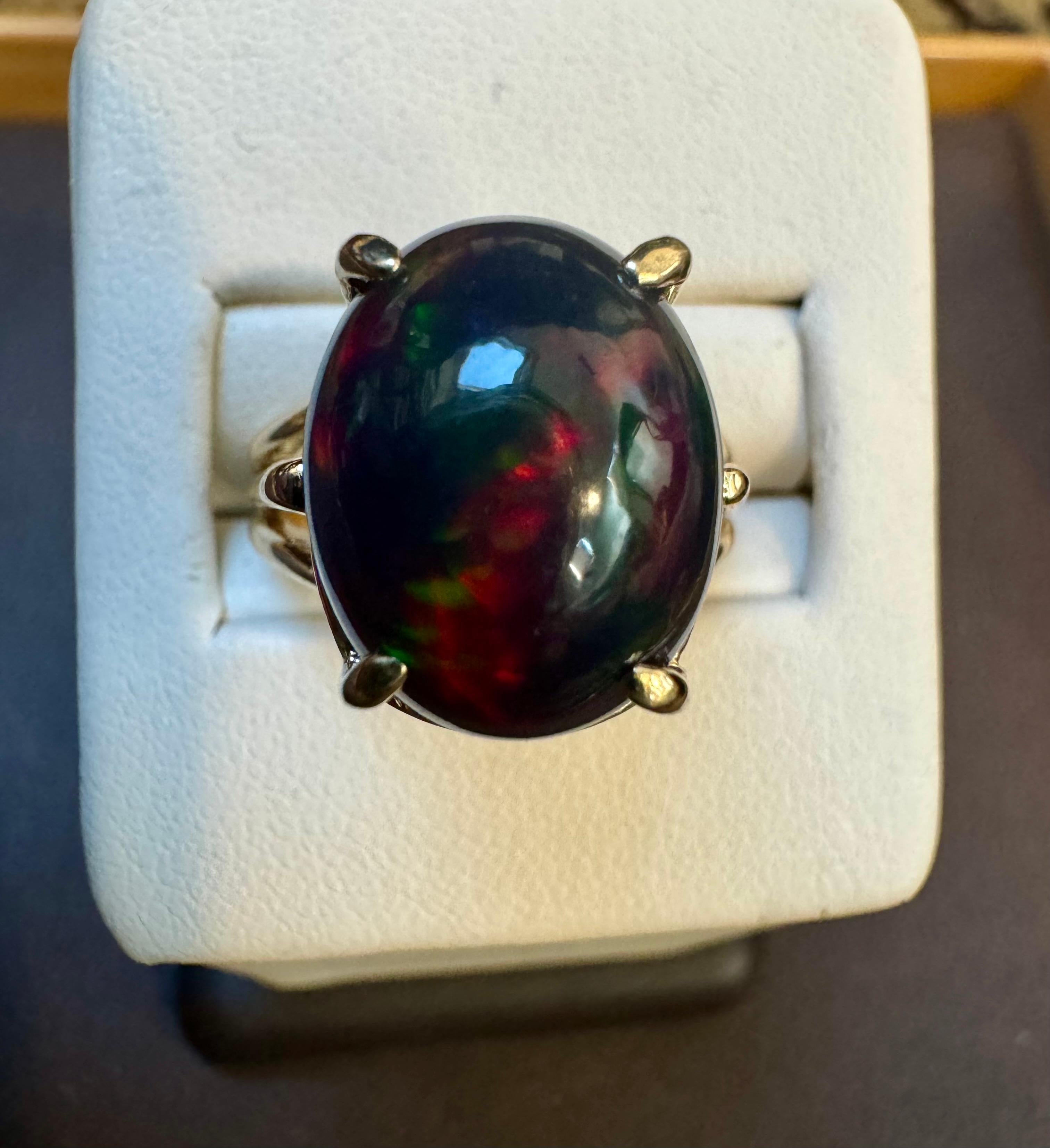 5 Ct Oval Shape Black Australian Opal Cocktail Ring 14 Kt Yellow Gold , Unisex 16