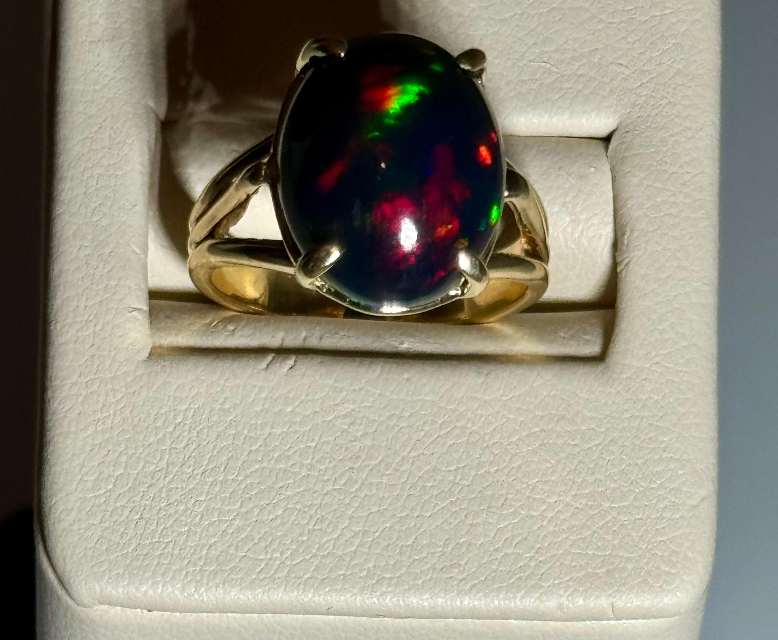 5 Ct Oval Shape Black Australian Opal Cocktail Ring 14 Kt Yellow Gold , Unisex 1