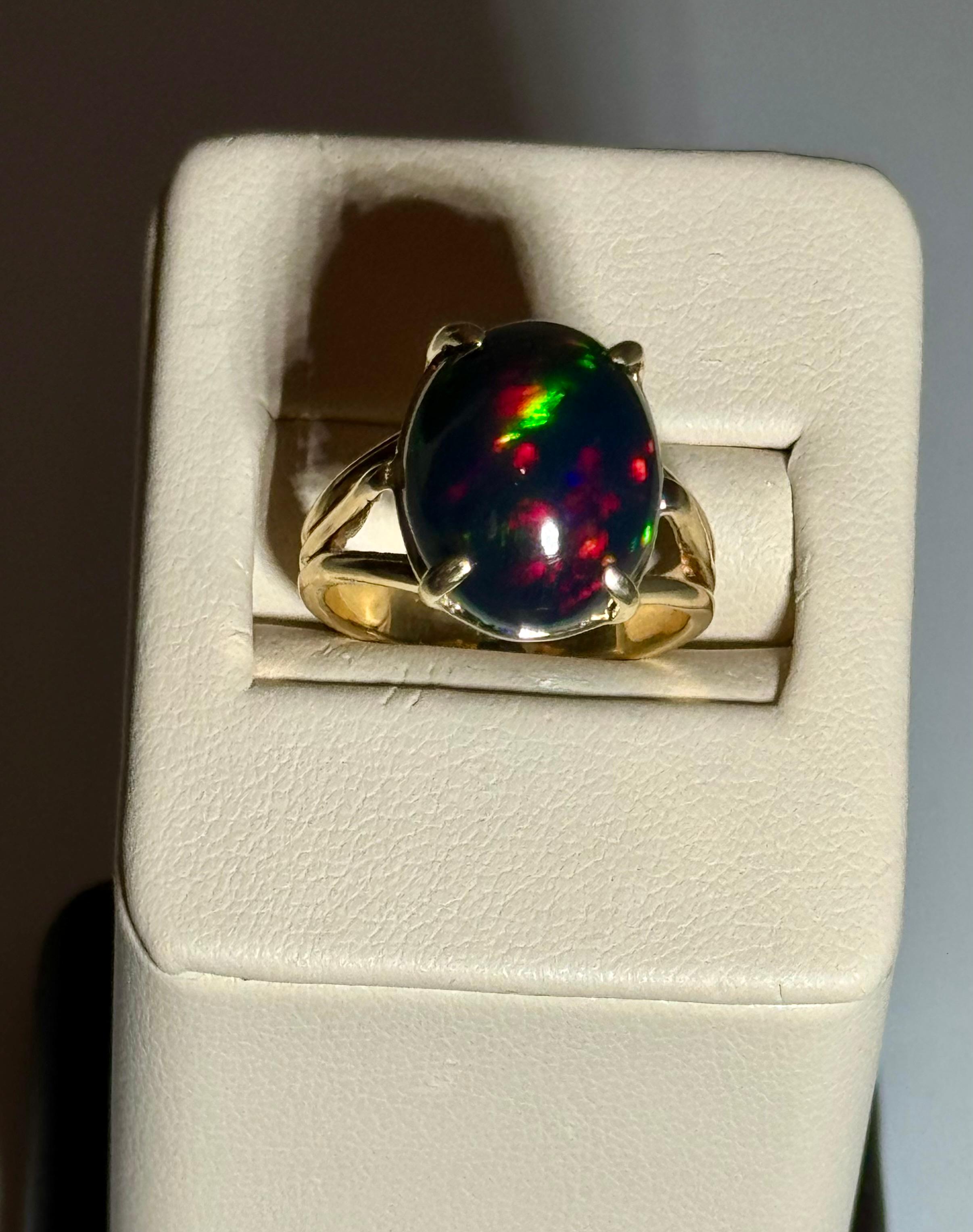 5 Ct Oval Shape Black Australian Opal Cocktail Ring 14 Kt Yellow Gold , Unisex 2