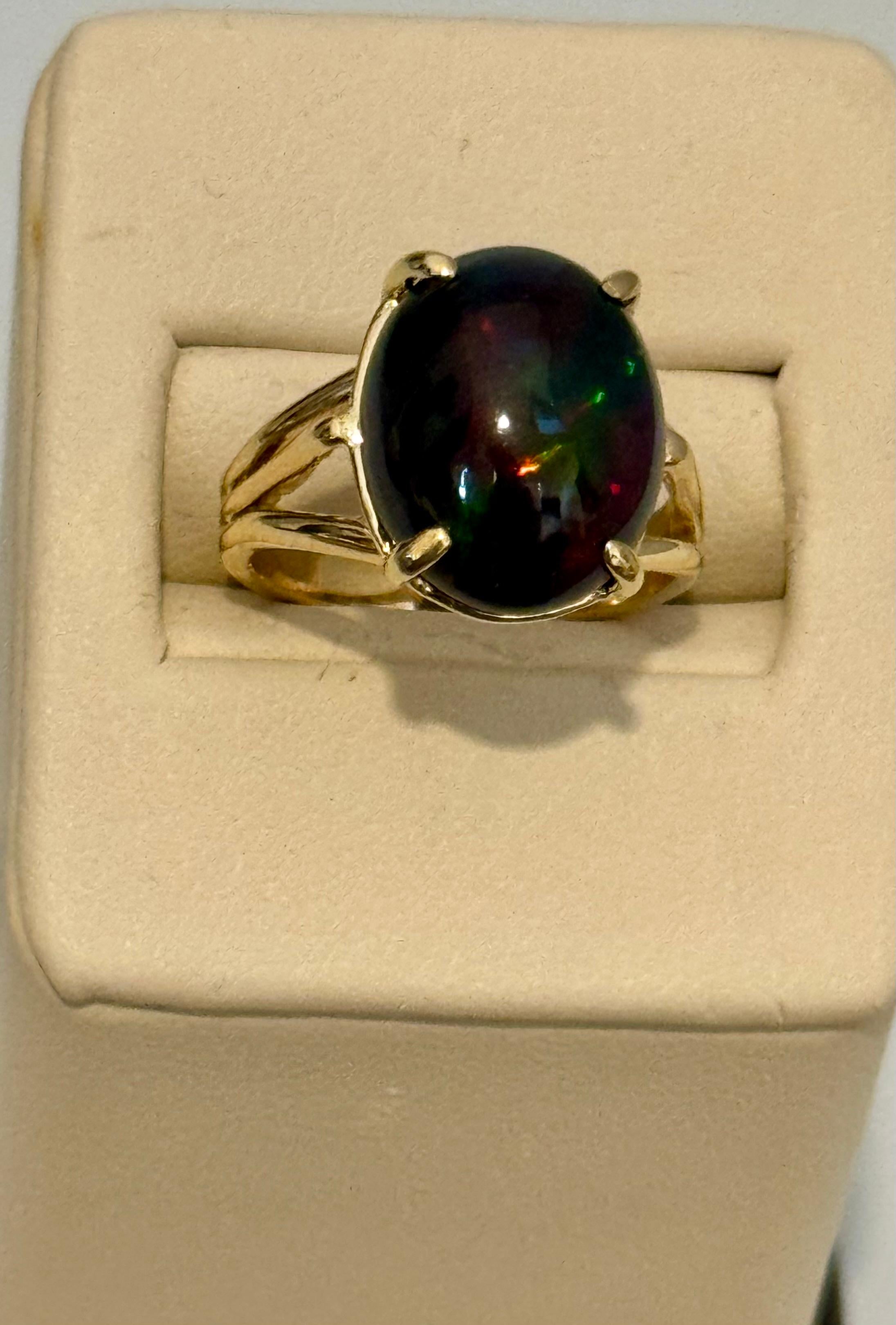 5 Ct Oval Shape Black Australian Opal Cocktail Ring 14 Kt Yellow Gold , Unisex 3