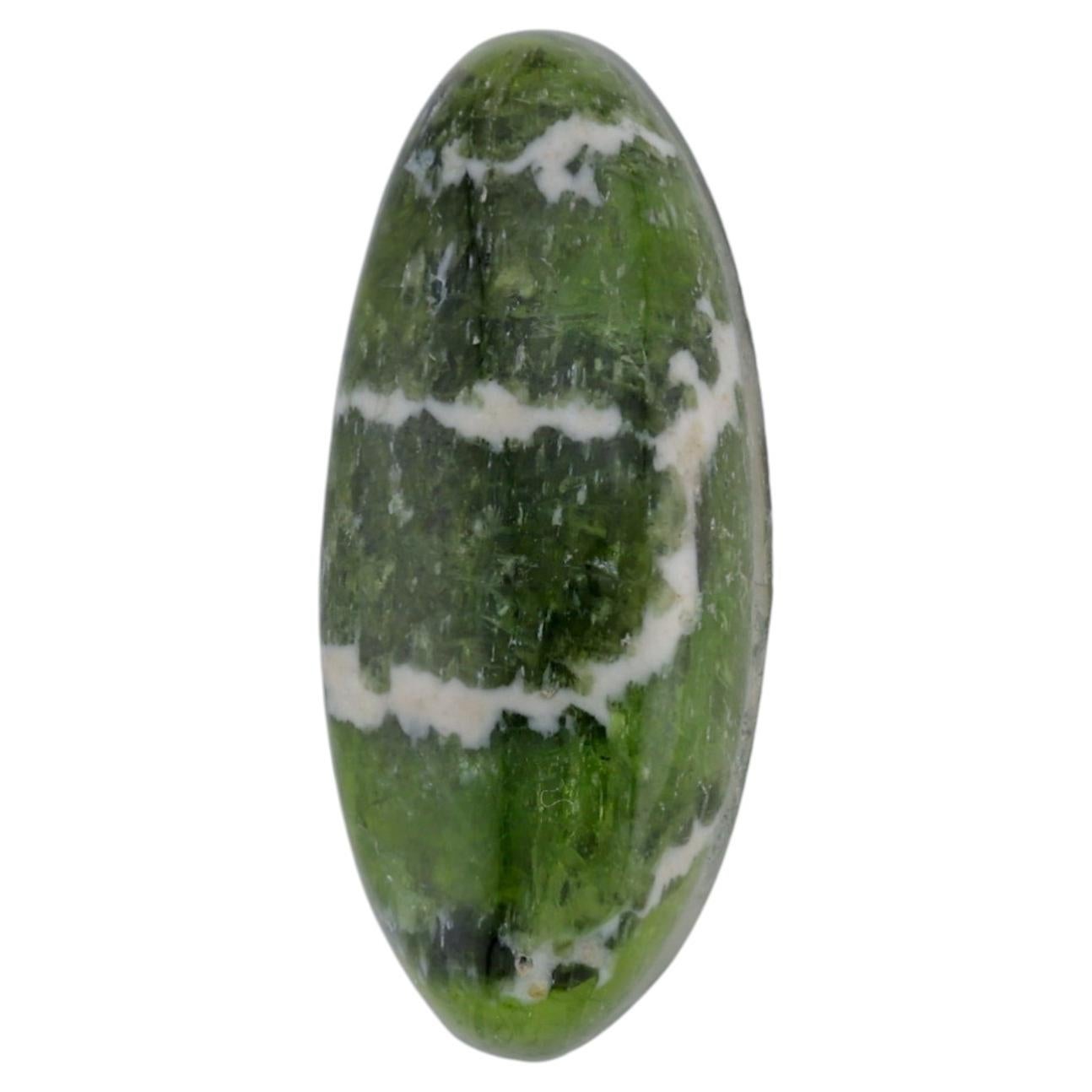 5 cts, Chrome diopside cabochon For Sale