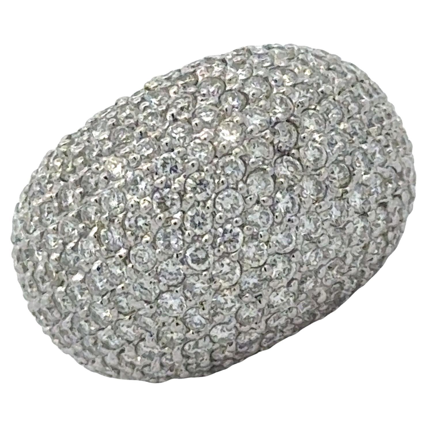 5 CTW Pavé Diamant 14 Karat Weißgold Bombé Dome Ring.