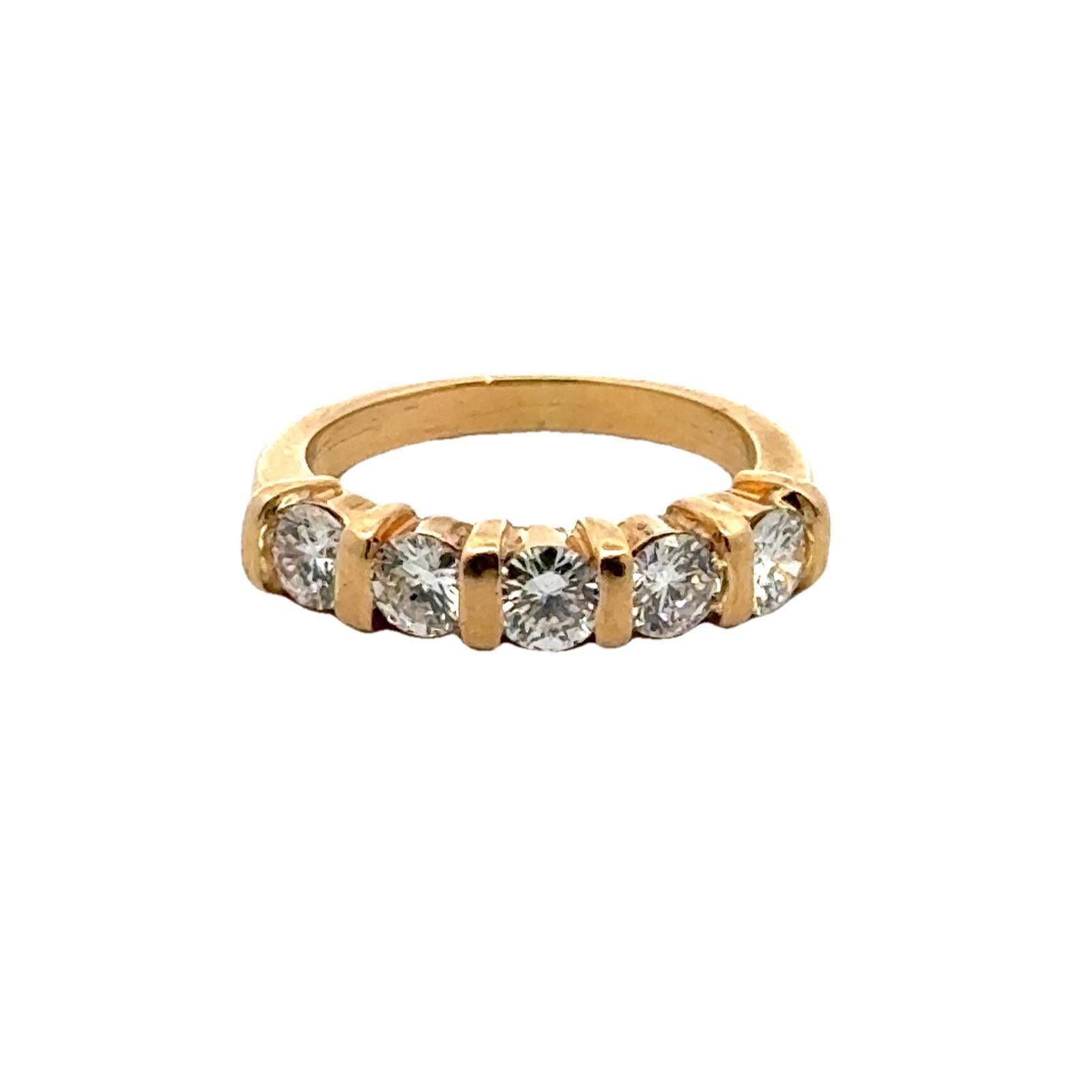 5 Diamond 14 Karat Yellow Gold Wedding Anniversary Band Ring In Excellent Condition In Boca Raton, FL