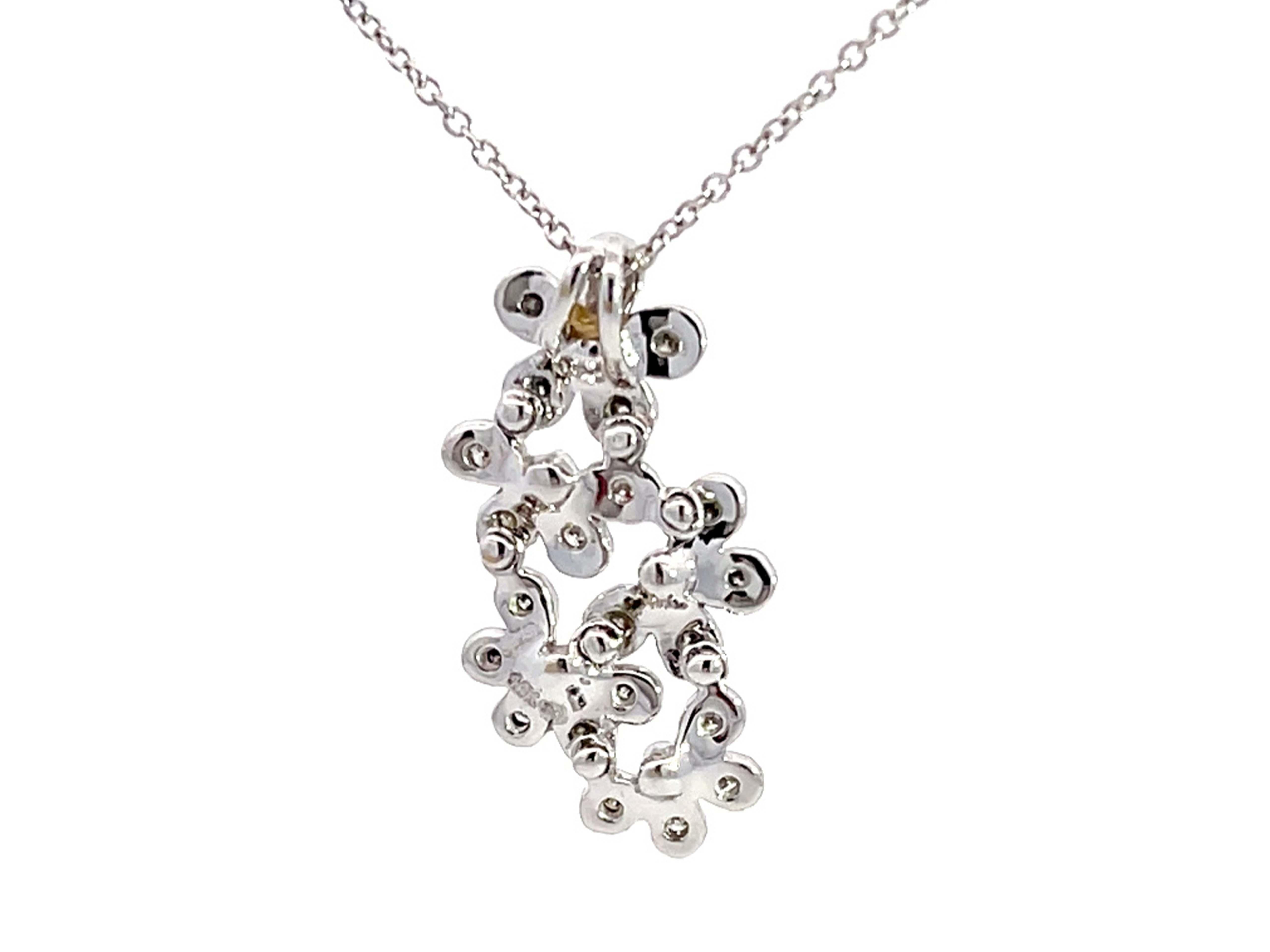 Brilliant Cut 5 Diamond Flower Pendant Necklace in 14k White Gold For Sale