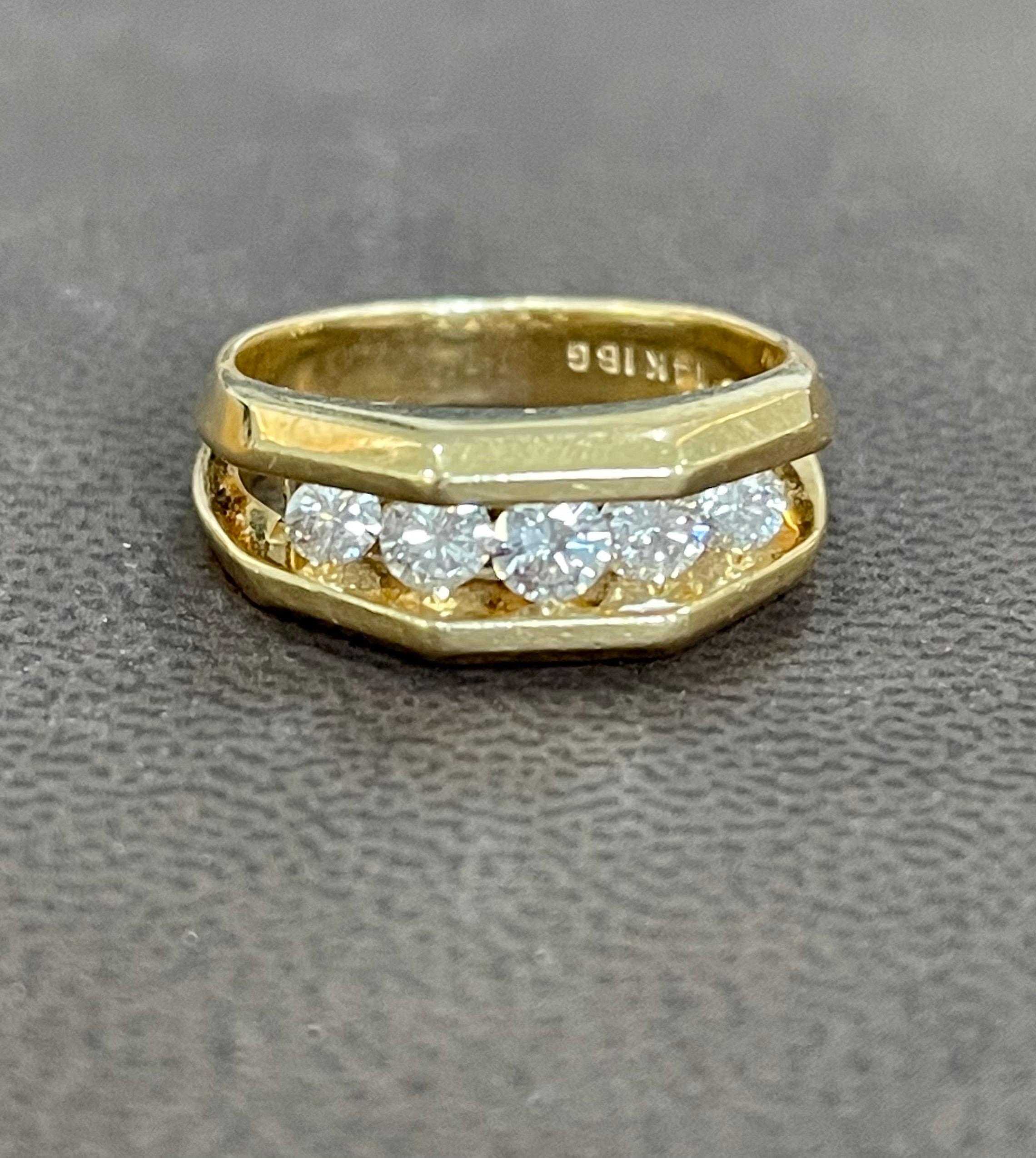 5 Diamonds, 1 Carat Unisex 1-Row Diamond Band Ring in 14 Karat Yellow Gold For Sale 1