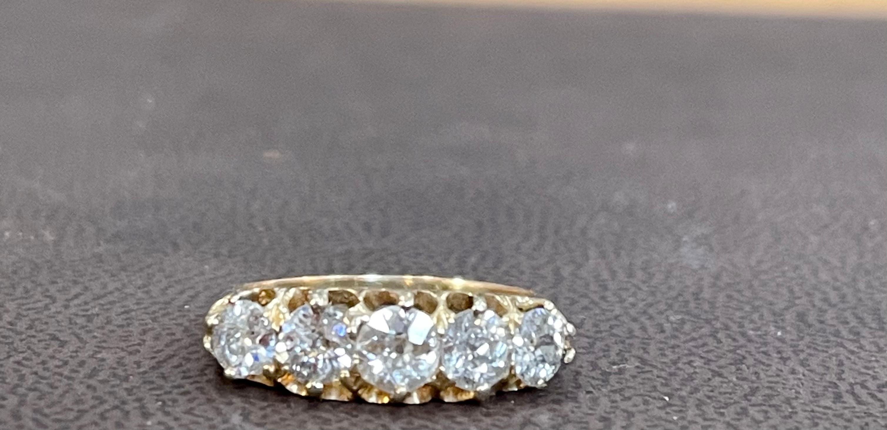 5 Diamonds, Unisex 1-Row Diamond Band Ring in 14 Karat Yellow Gold For Sale 6