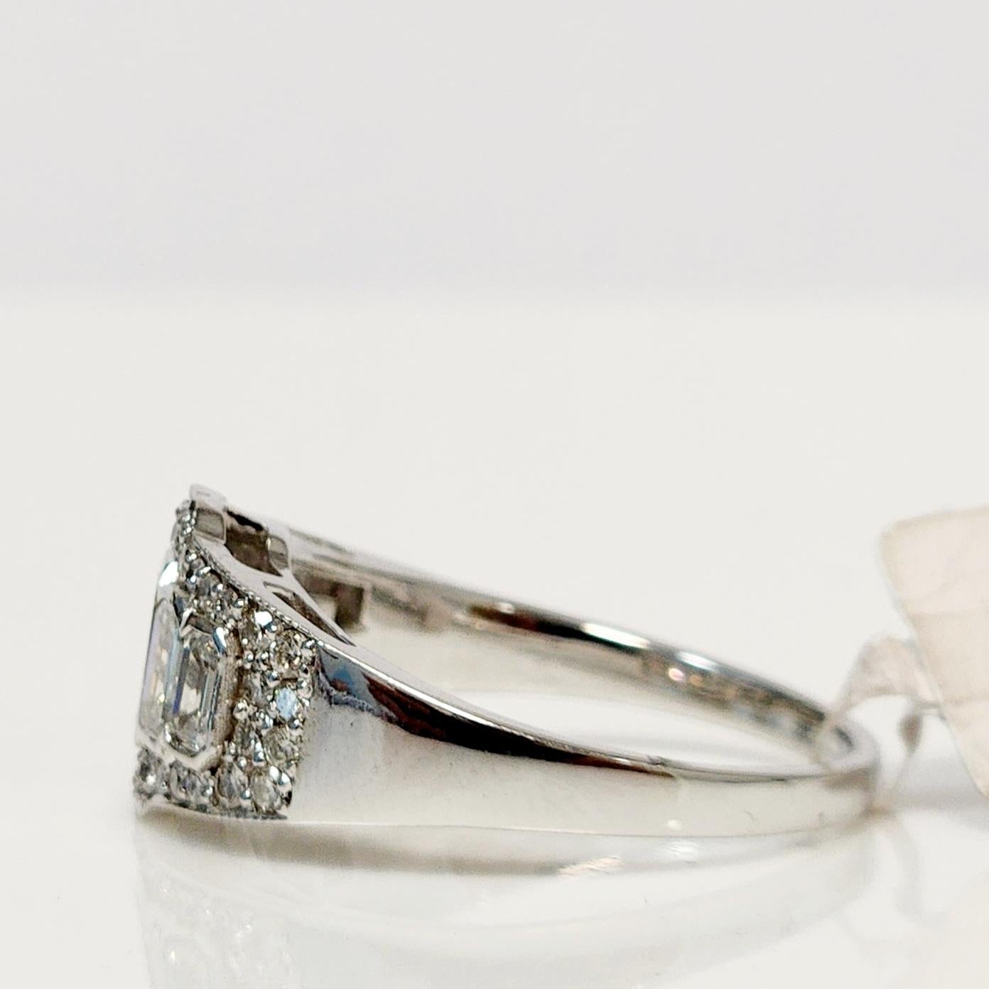 5 Emerald Cut Diamond Ring In New Condition For Sale In New York, NY