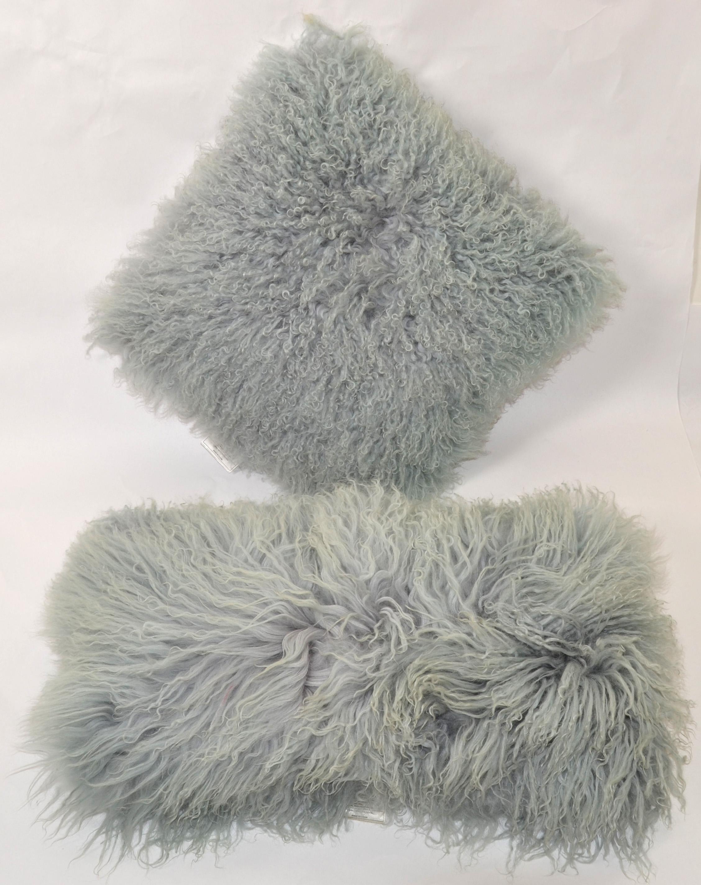 5 Fibre By Auskin Tibetan Sheepskin Natural Fiber Throws Pillows Green Blue Gray en vente 4