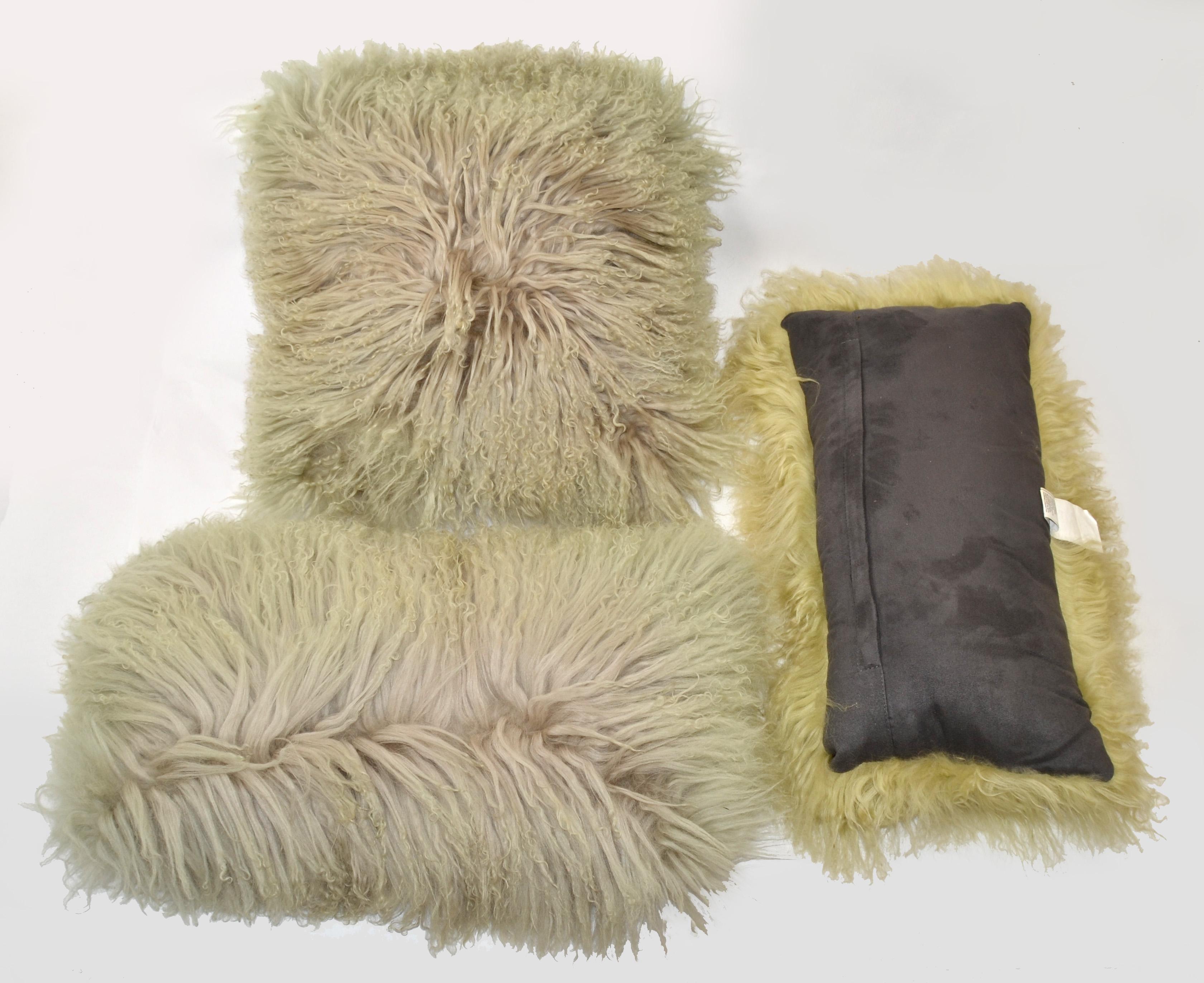 5 Fibre By Auskin Tibetan Sheepskin Natural Fiber Throws Pillows Green Blue Gray en vente 6