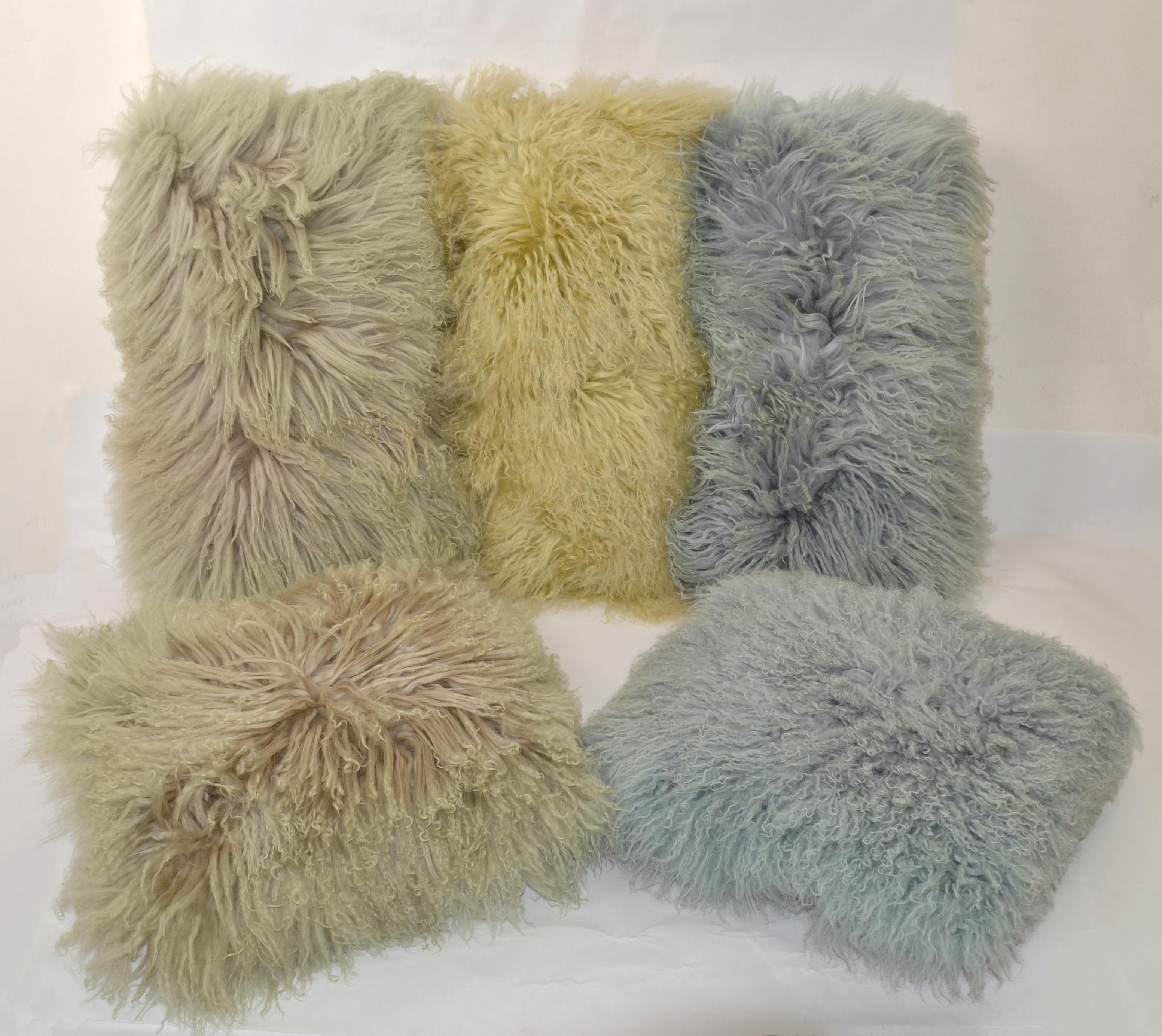 5 Fibre By Auskin Tibetan Sheepskin Natural Fiber Throws Pillows Green Blue Gray en vente 10