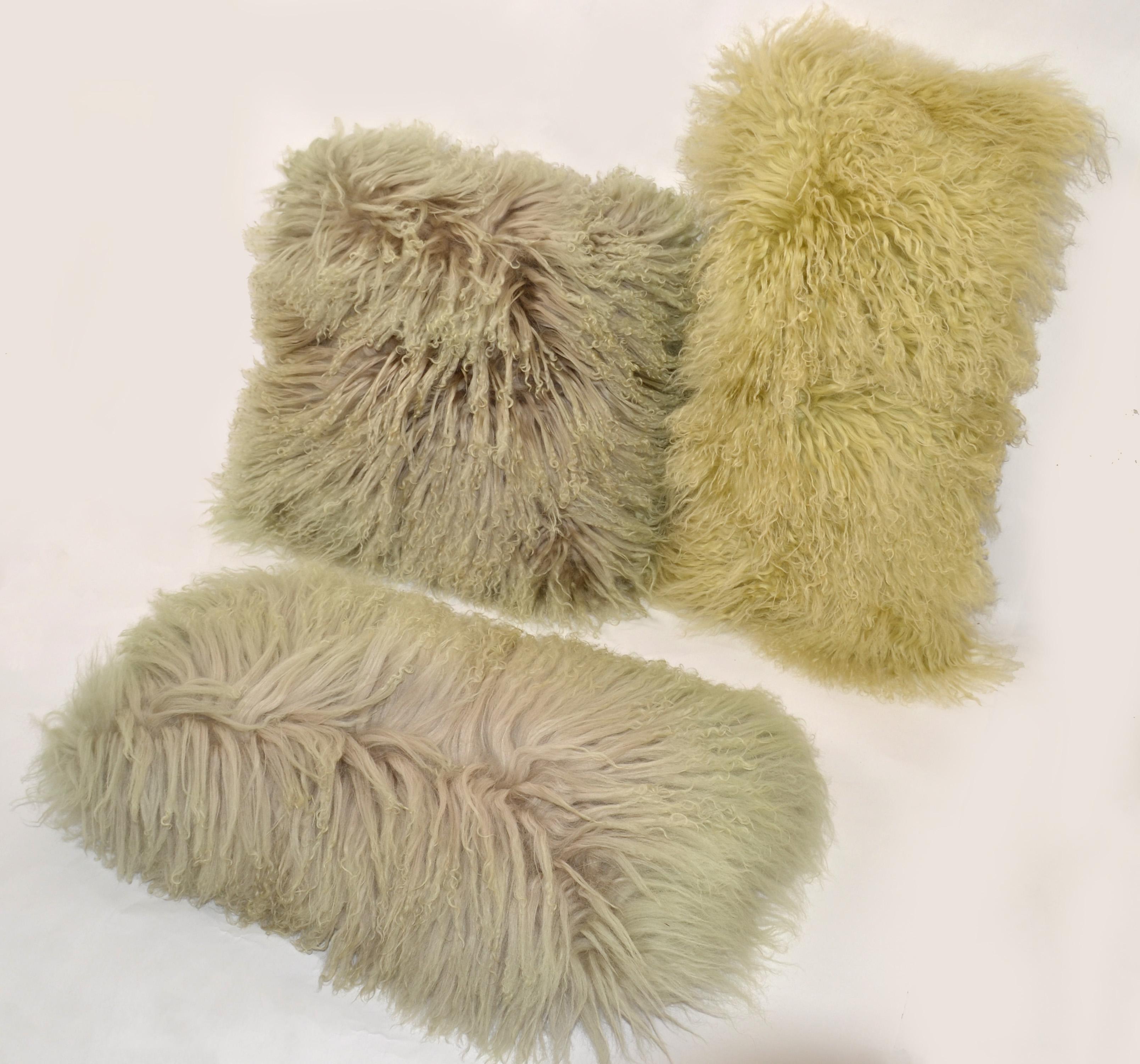 Teint 5 Fibre By Auskin Tibetan Sheepskin Natural Fiber Throws Pillows Green Blue Gray en vente