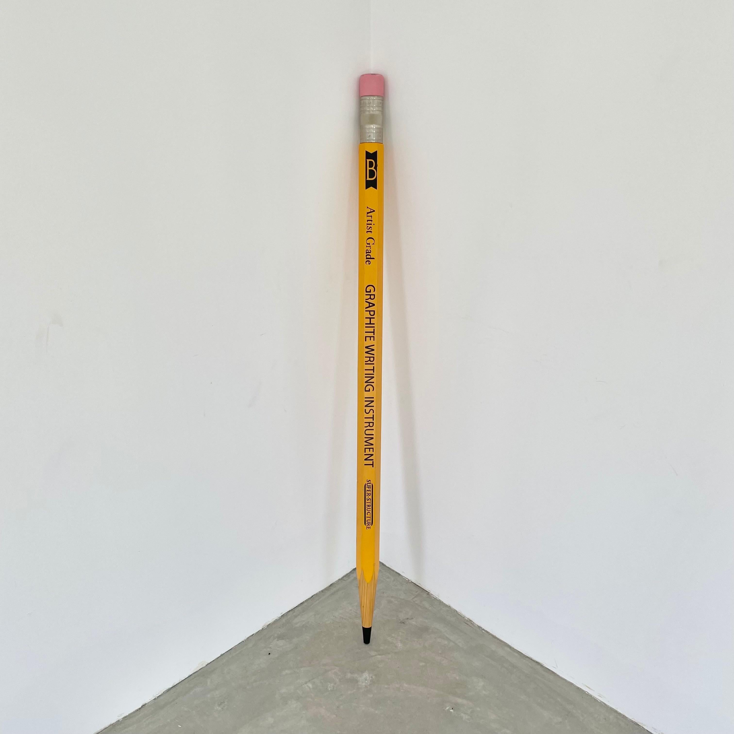 Crayon en bois Pop Art de 5 pieds de haut en vente 6