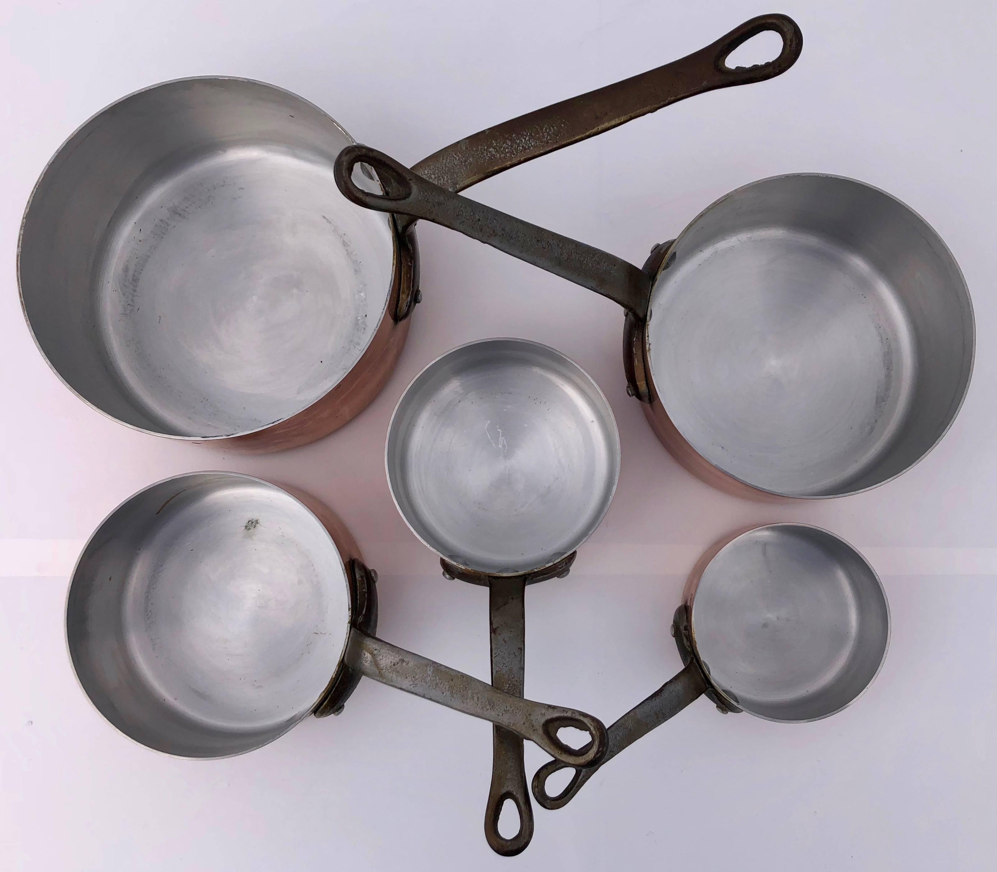 5 French Professional Grade Graduated Copper Pans, Wrought Iron Handles, 1950's In Good Condition For Sale In Petaluma, CA