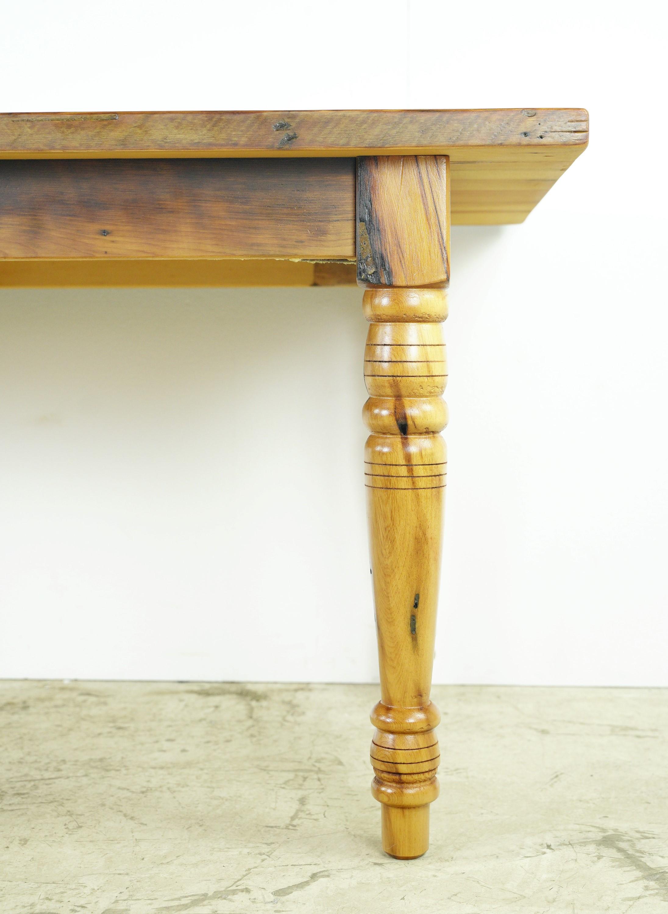 5 ft aufgearbeitete Kiefer gedrehte Bein Esstisch Bauernhof Tabelle (21. Jahrhundert und zeitgenössisch)