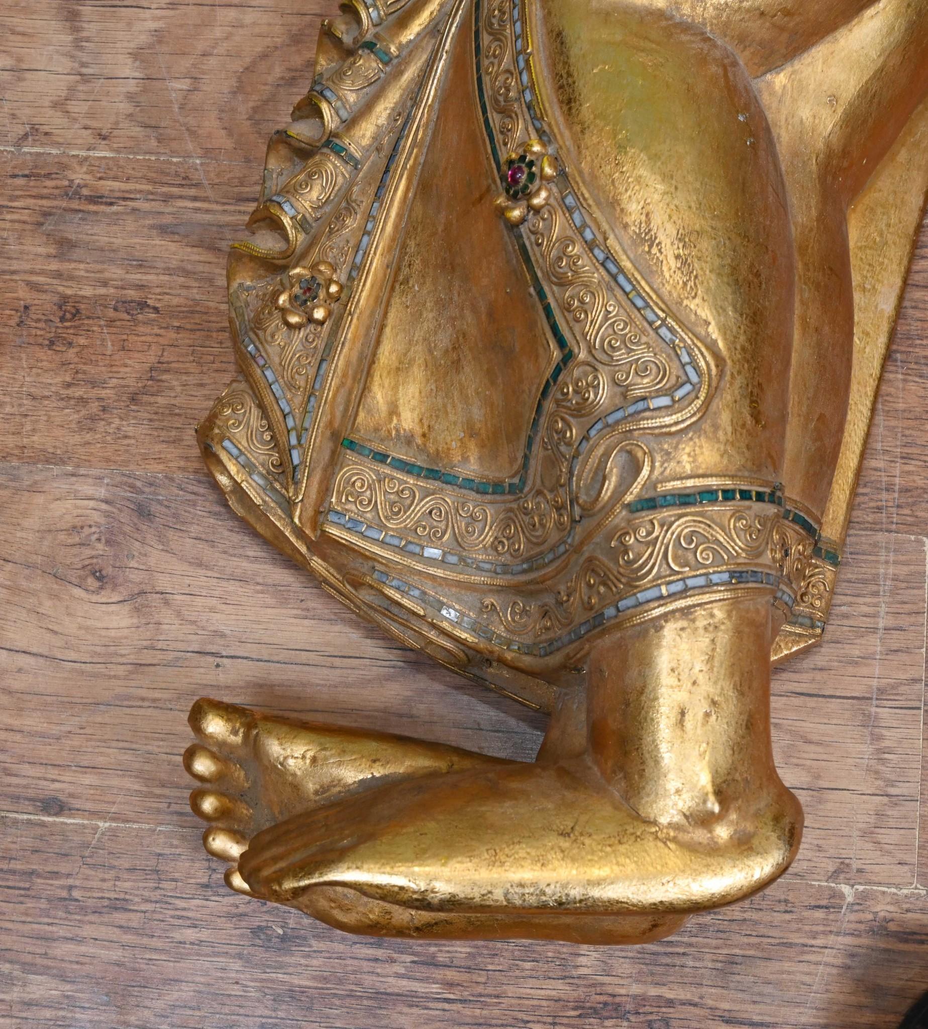 Estatua de Buda Nepalesa Reclinada de 5 Pies Tallada Arte Budista Budismo en venta 1