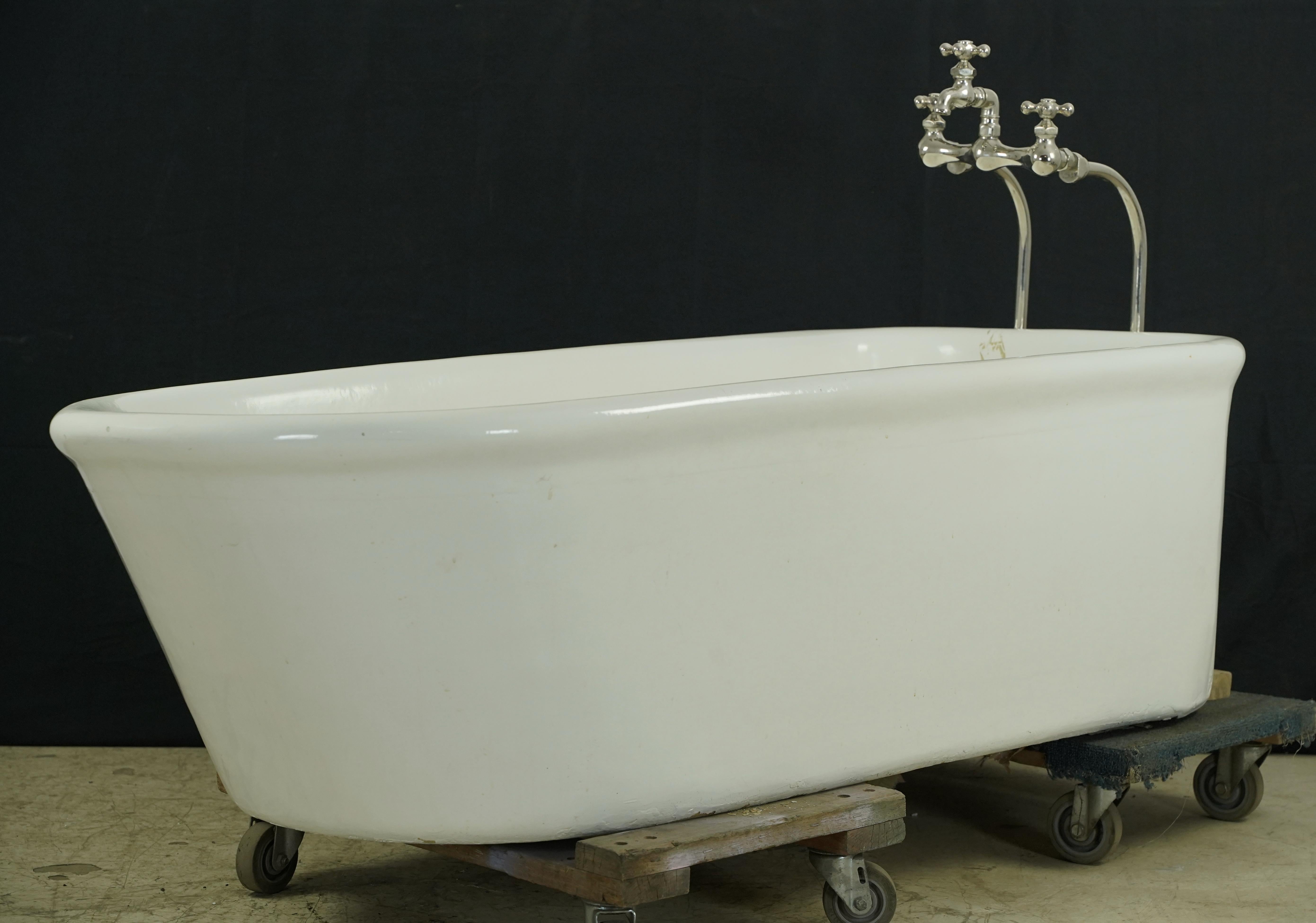 5 ft. Bañera de cerámica blanca en venta 2