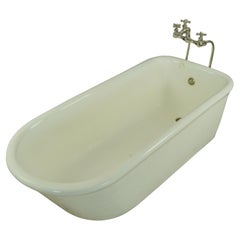 5 pieds. Baignoire en céramique en faïence blanche