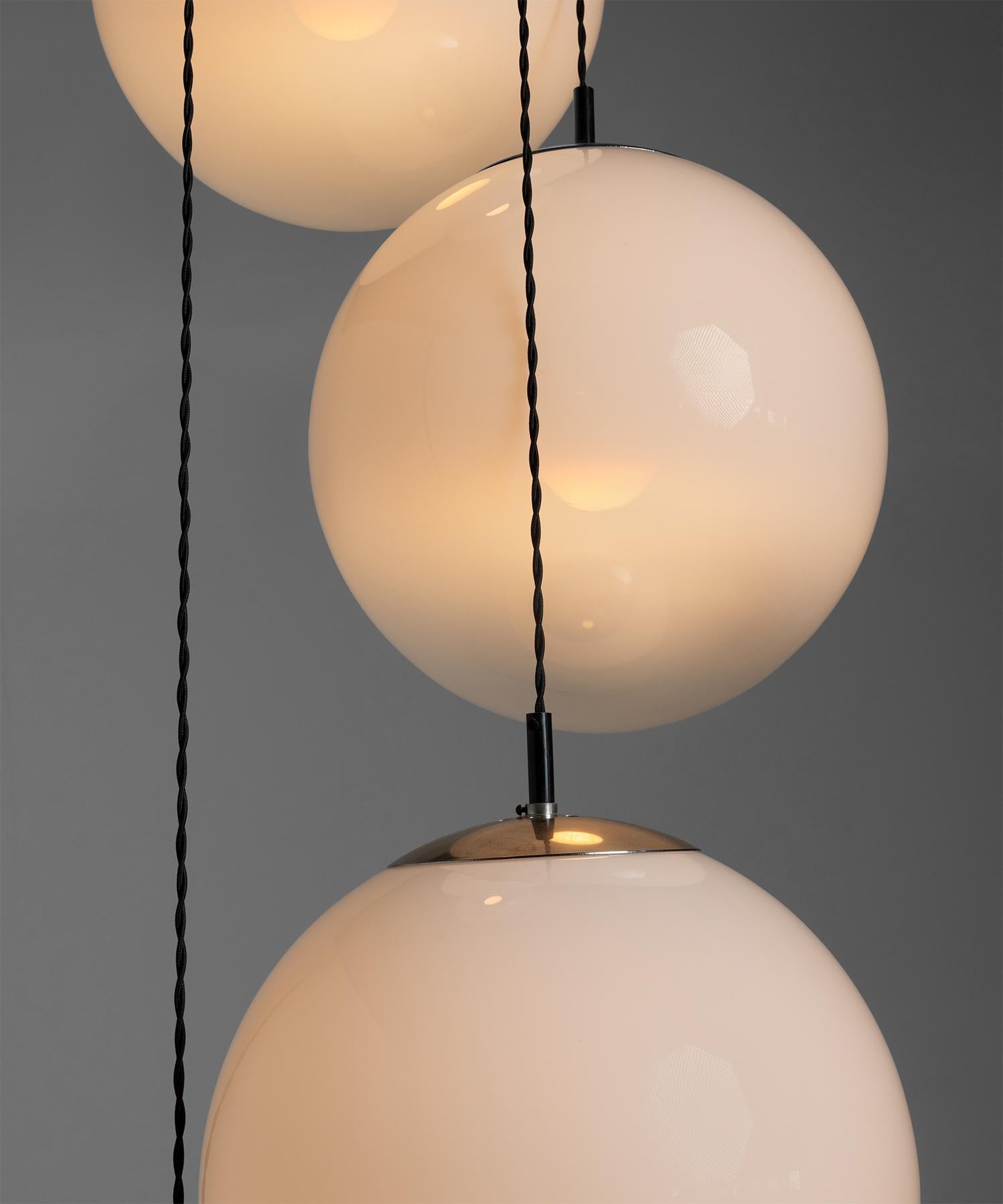 Mid-Century Modern 5-Globe Raak Chandelier, Netherlands 1970