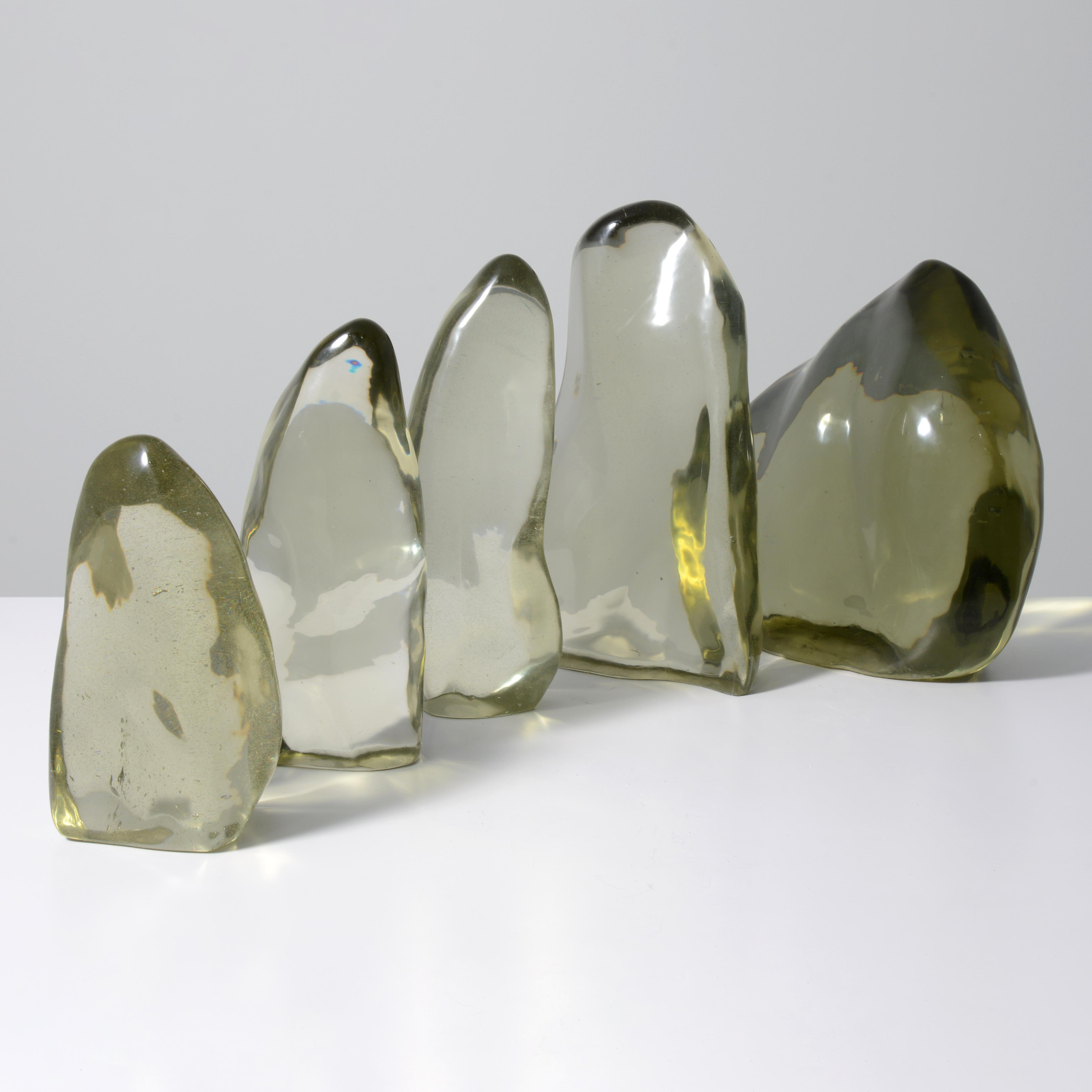 Artista/Designer; Produttore: sconosciuto
Marcatura(e); note: nessuna marcatura(e) evidente(i)
Materiali: vetro di silice
Dimensioni (H, L, P): più grande: 17 