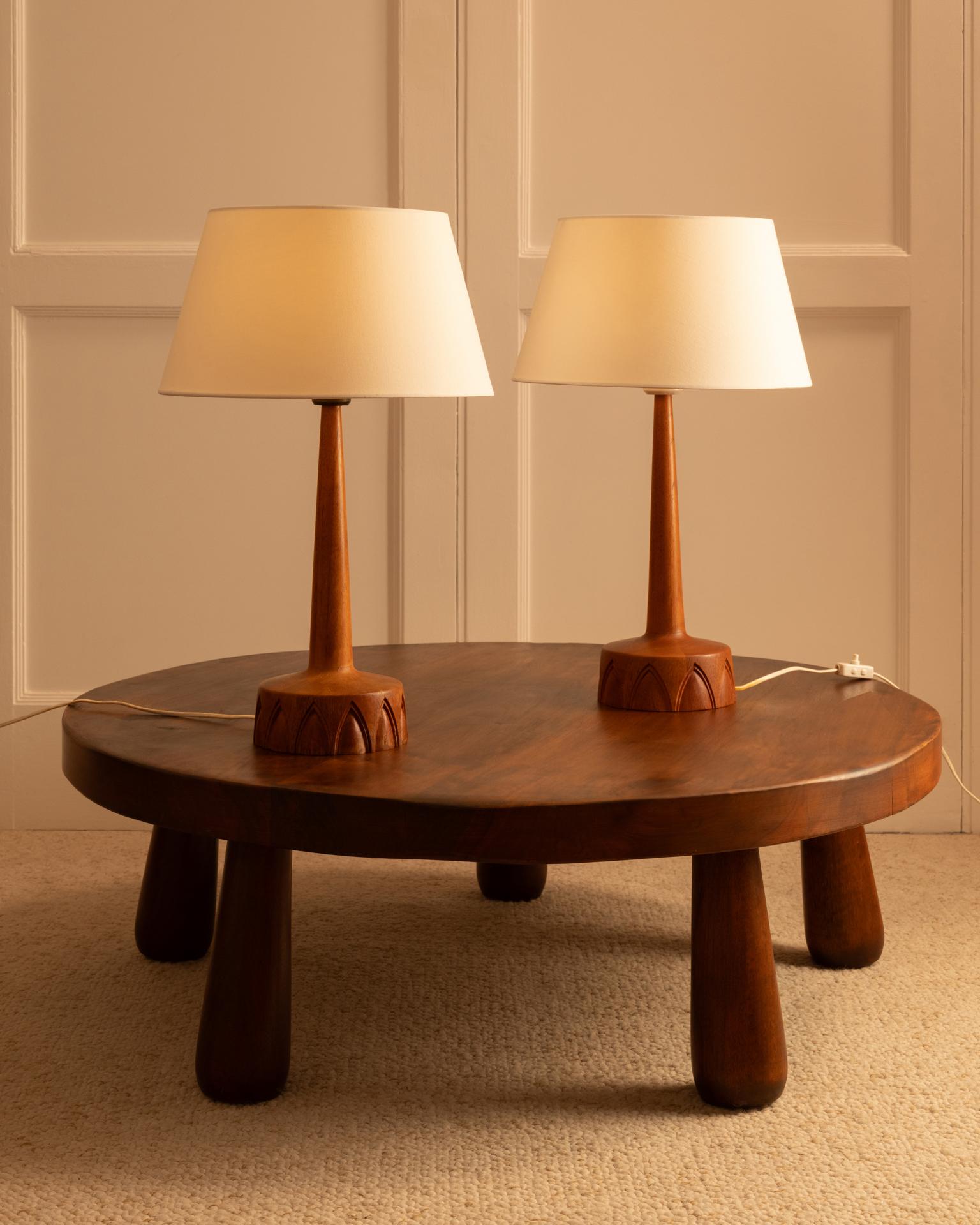 5-legged table - France 1970s For Sale 1