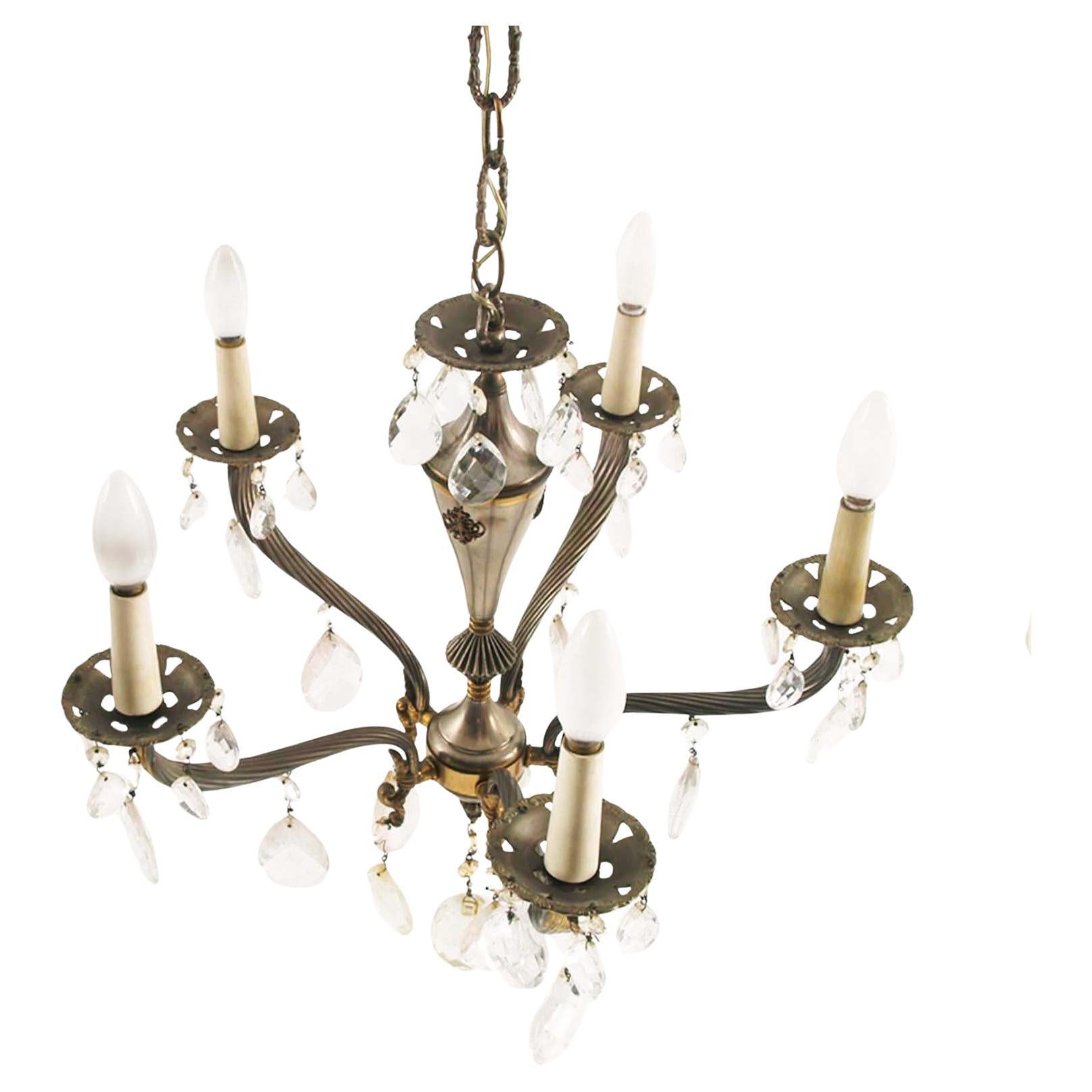 Italienischer 5-Licht-Kronleuchter aus den 40er Jahren aus vergoldeter Bronze und Swarovski-Anhängern im Angebot