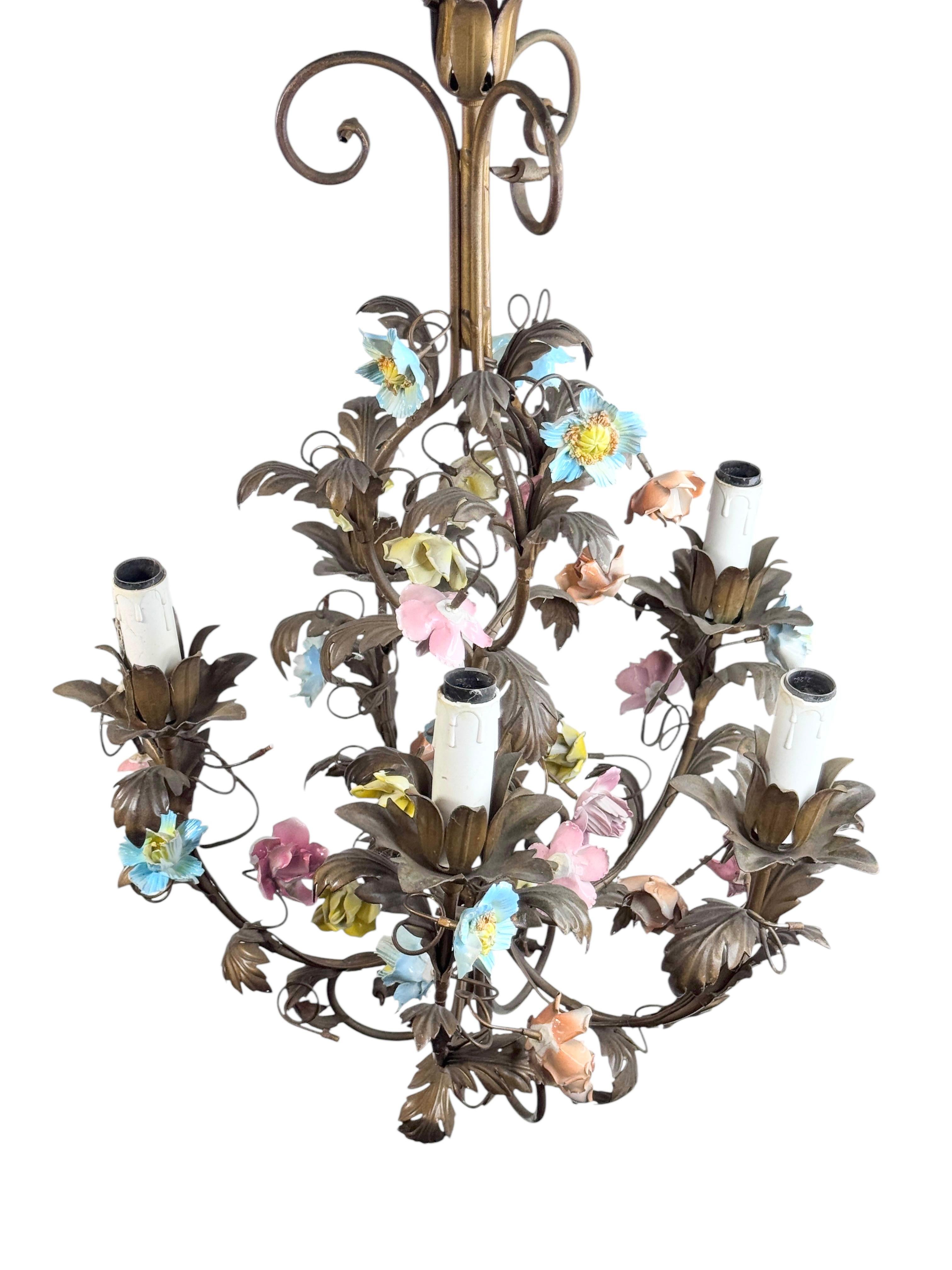 5 Light Italian Gilt, Ceramic Rose Flower Tole Chandelier Hollywood Regency 1940 For Sale 10