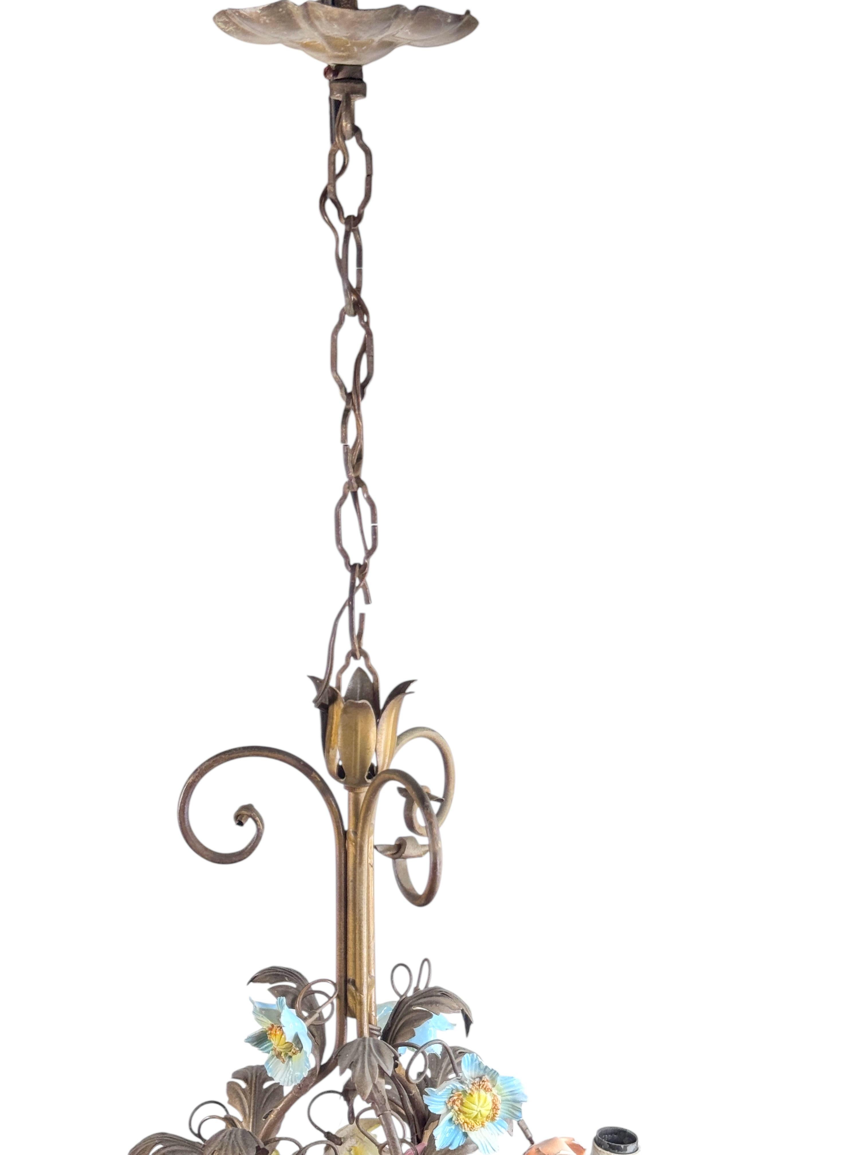 5 Light Italian Gilt, Ceramic Rose Flower Tole Chandelier Hollywood Regency 1940 For Sale 11