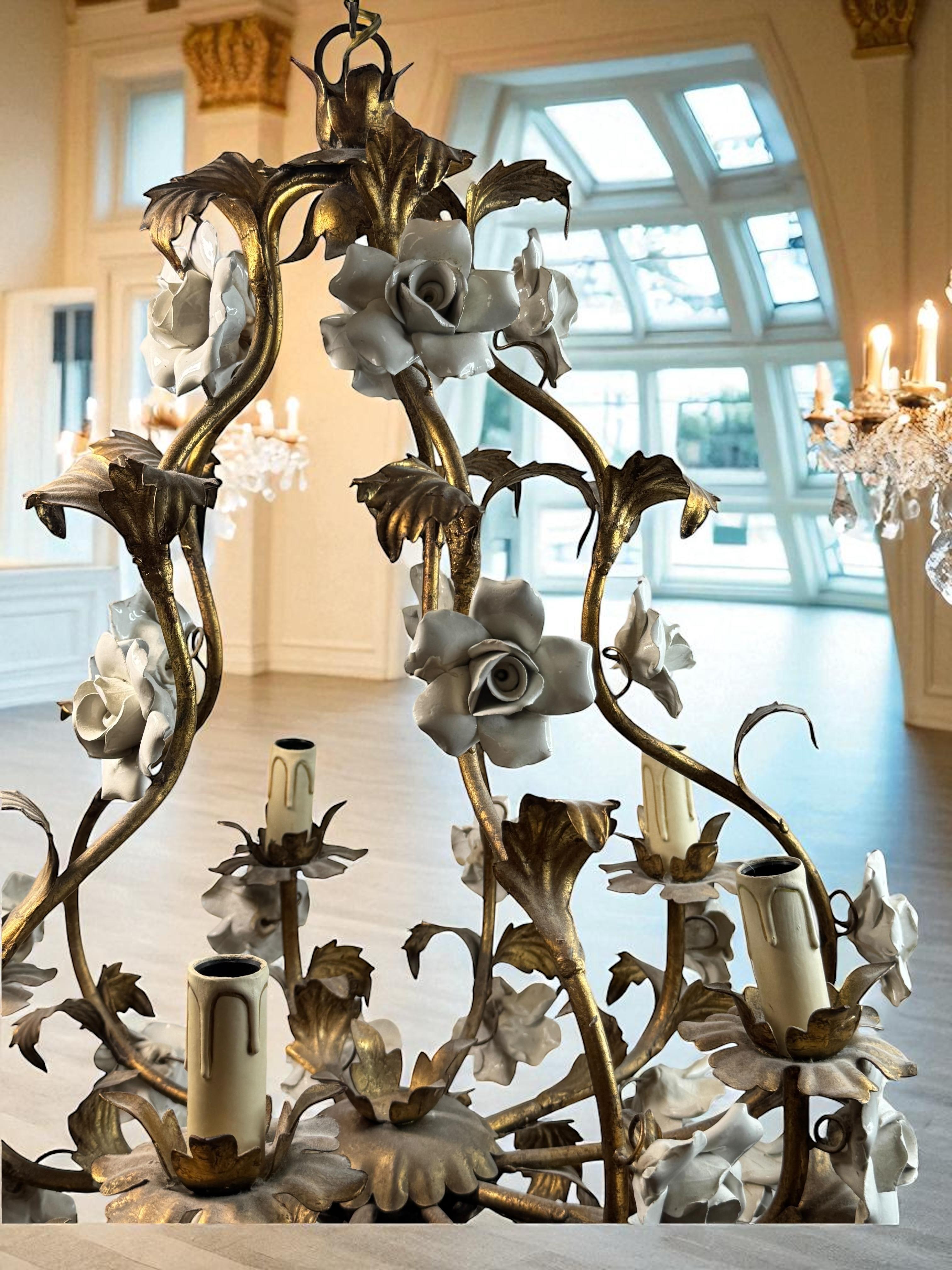 Lustre à 5 branches en céramique et doré Hollywood Regency 1940 en vente 12
