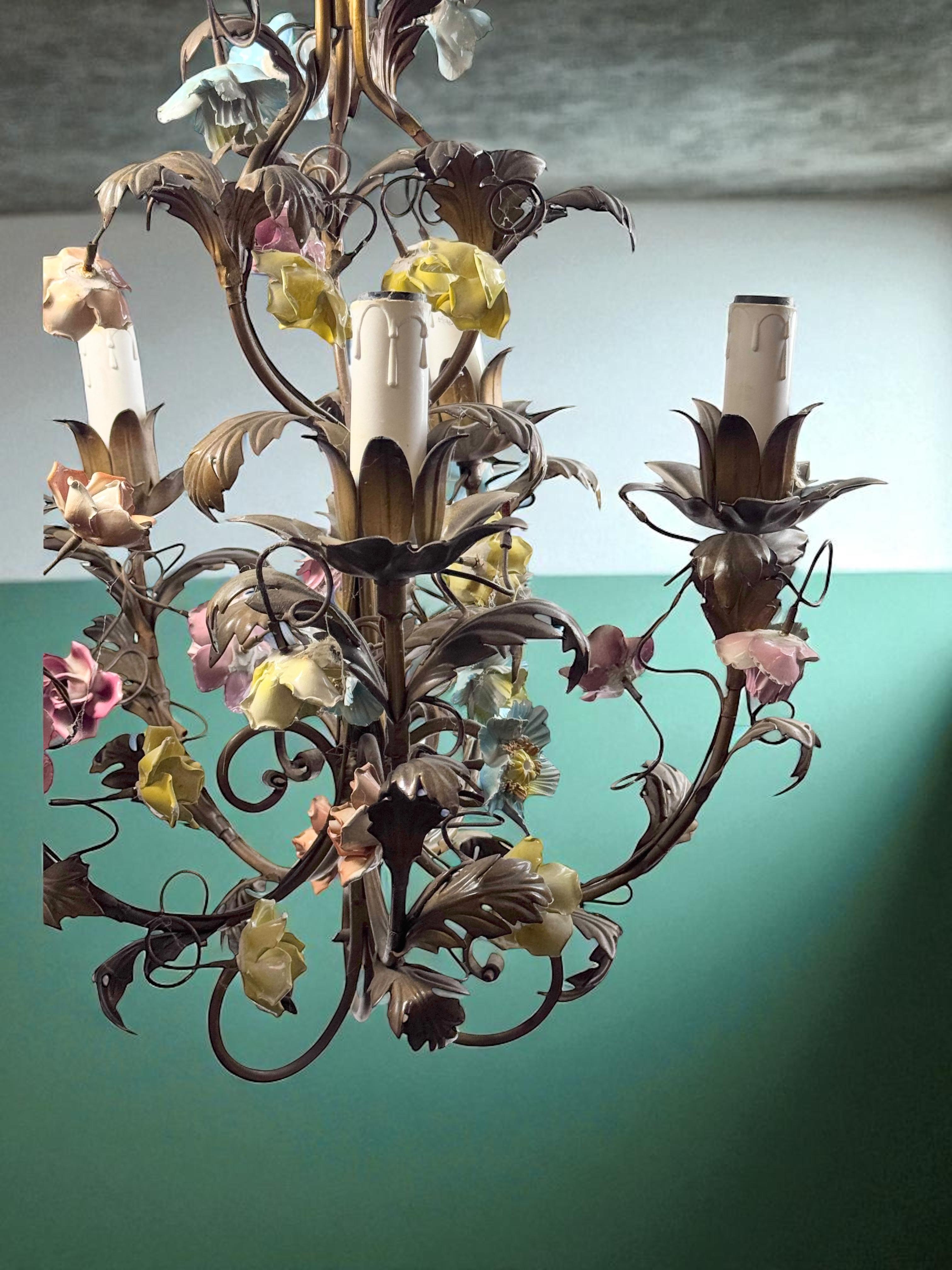 5 Light Italian Gilt, Ceramic Rose Flower Tole Chandelier Hollywood Regency 1940 For Sale 15