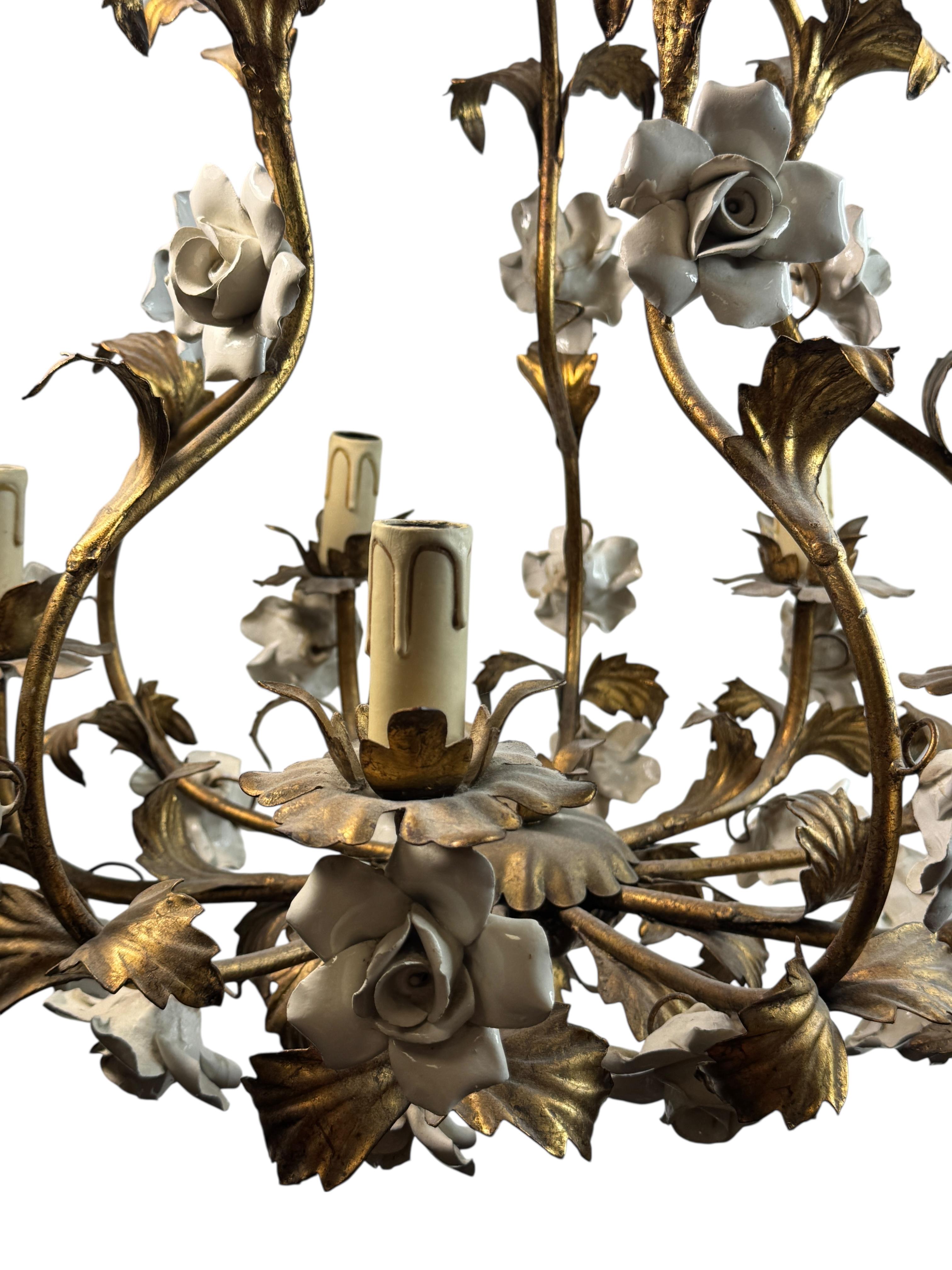 Lustre à 5 branches en céramique et doré Hollywood Regency 1940 Bon état - En vente à Nuernberg, DE