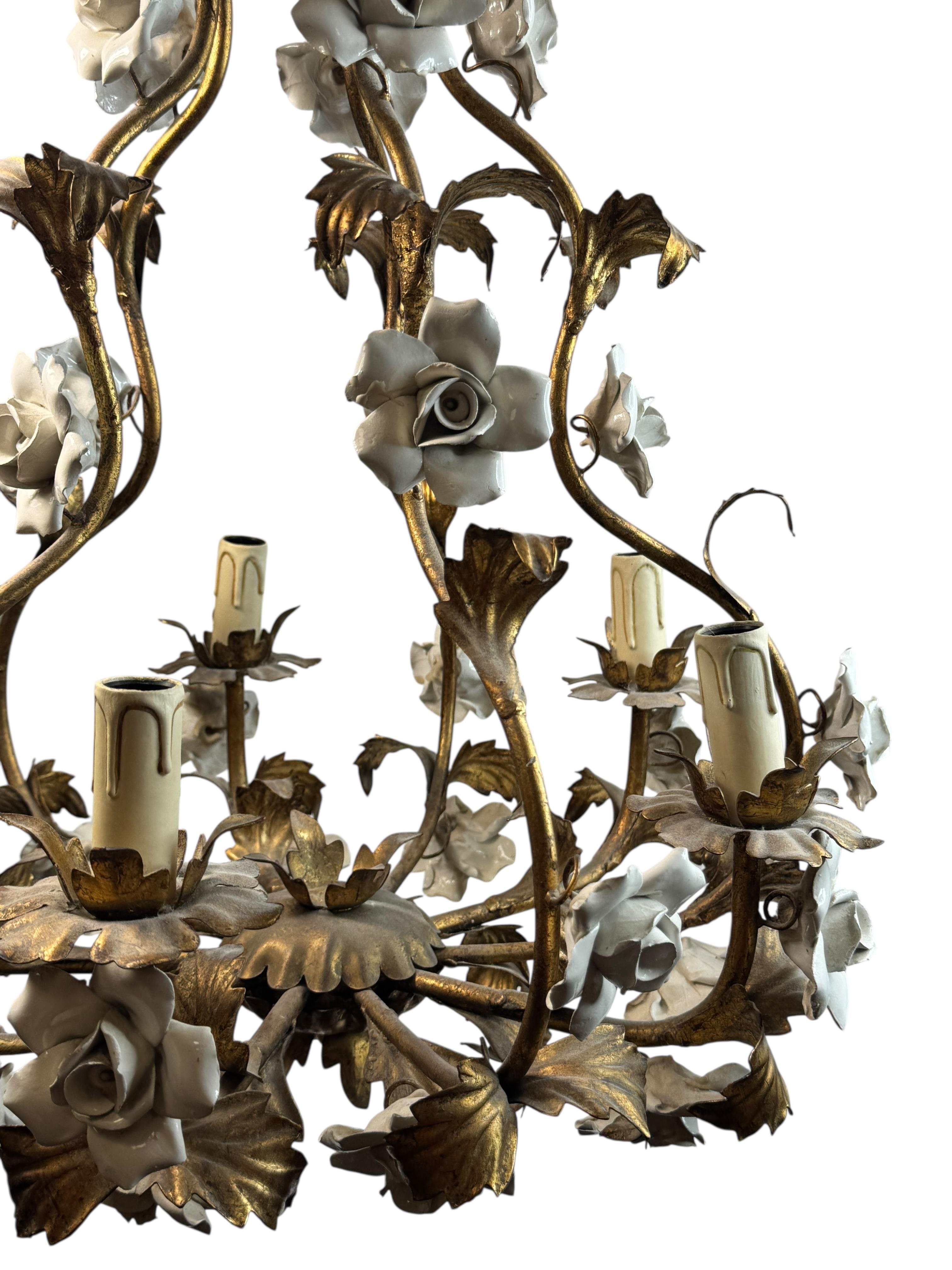 Métal Lustre à 5 branches en céramique et doré Hollywood Regency 1940 en vente