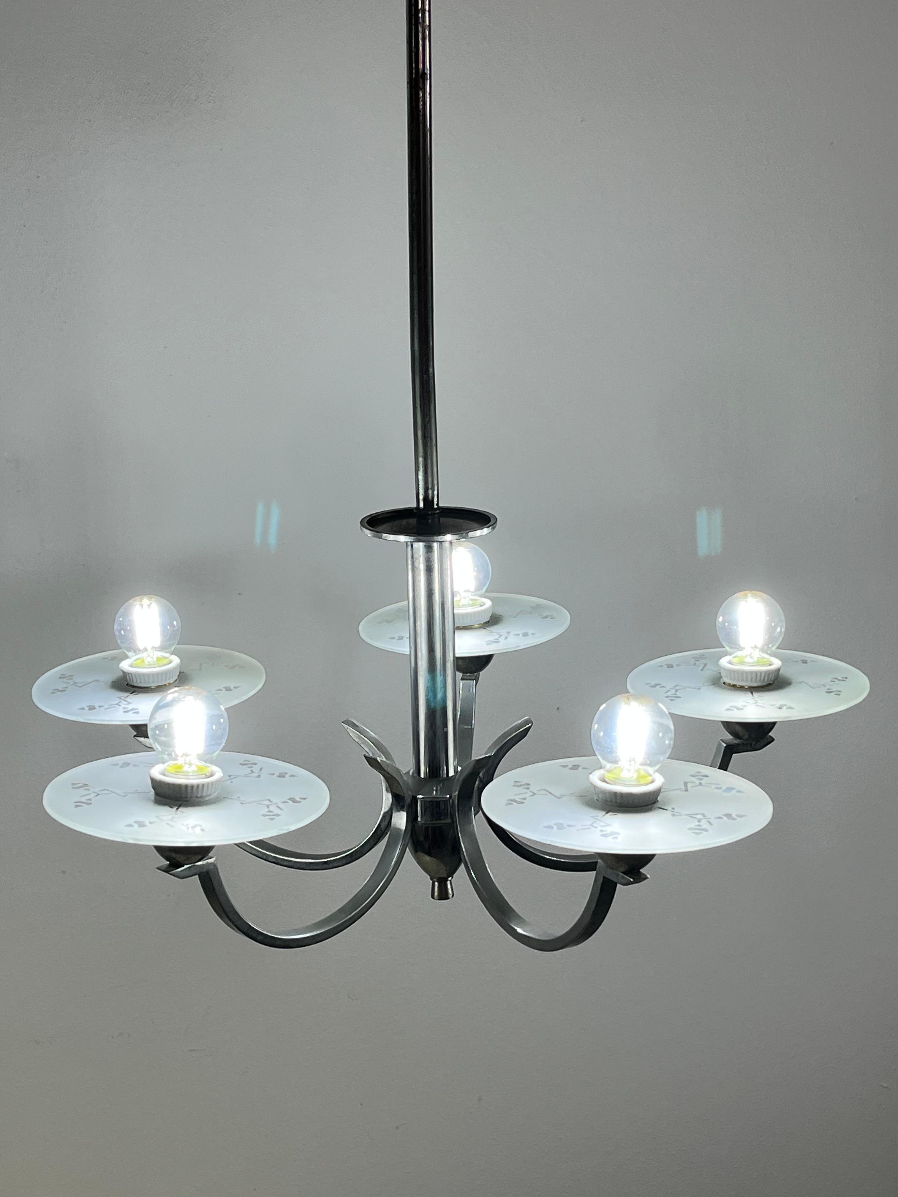 5-light Metal and Glass Chandelier, Italy, 1940s In Good Condition For Sale In Palermo, IT