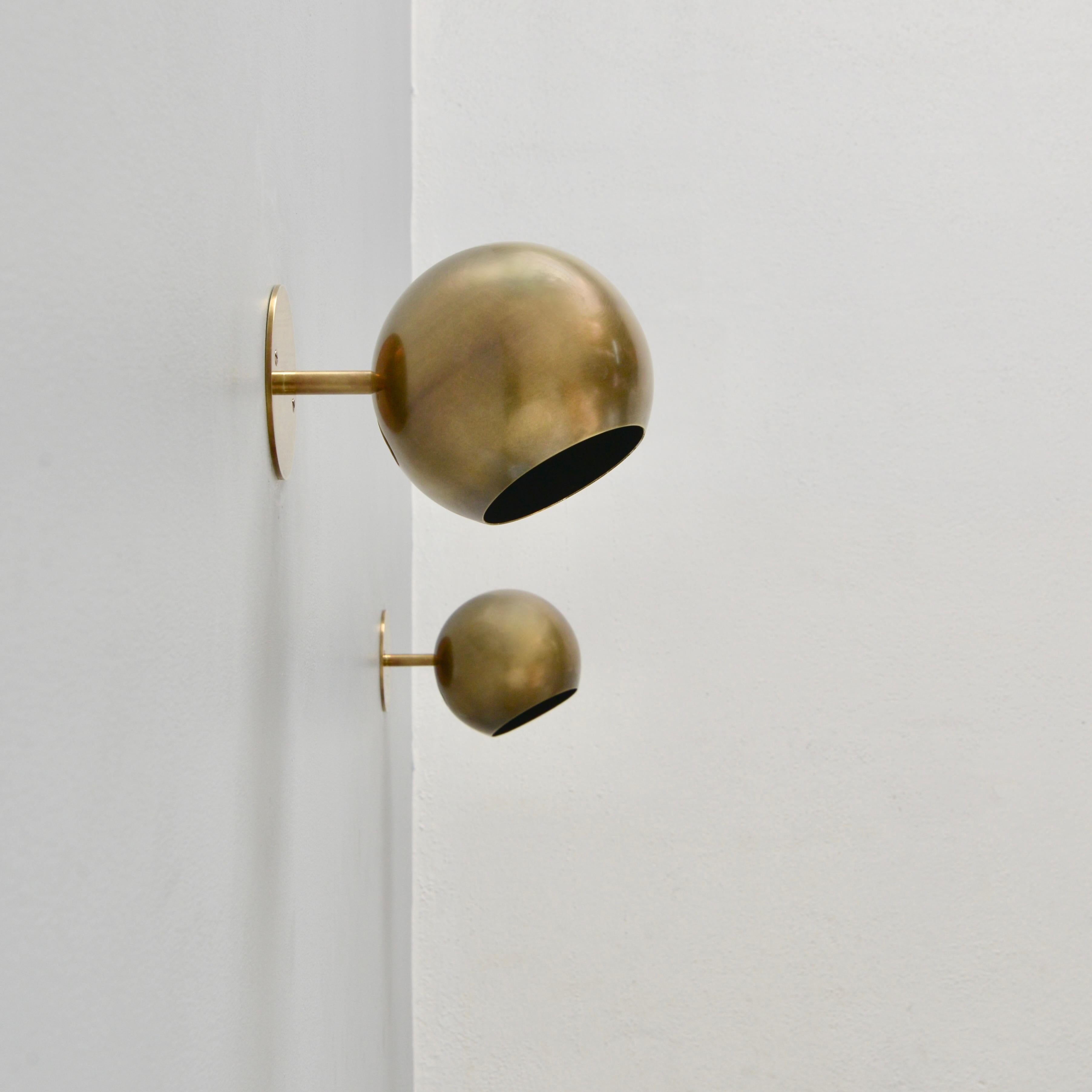 Mid-Century Modern 2 Pairs of Lightolier Sconces For Sale