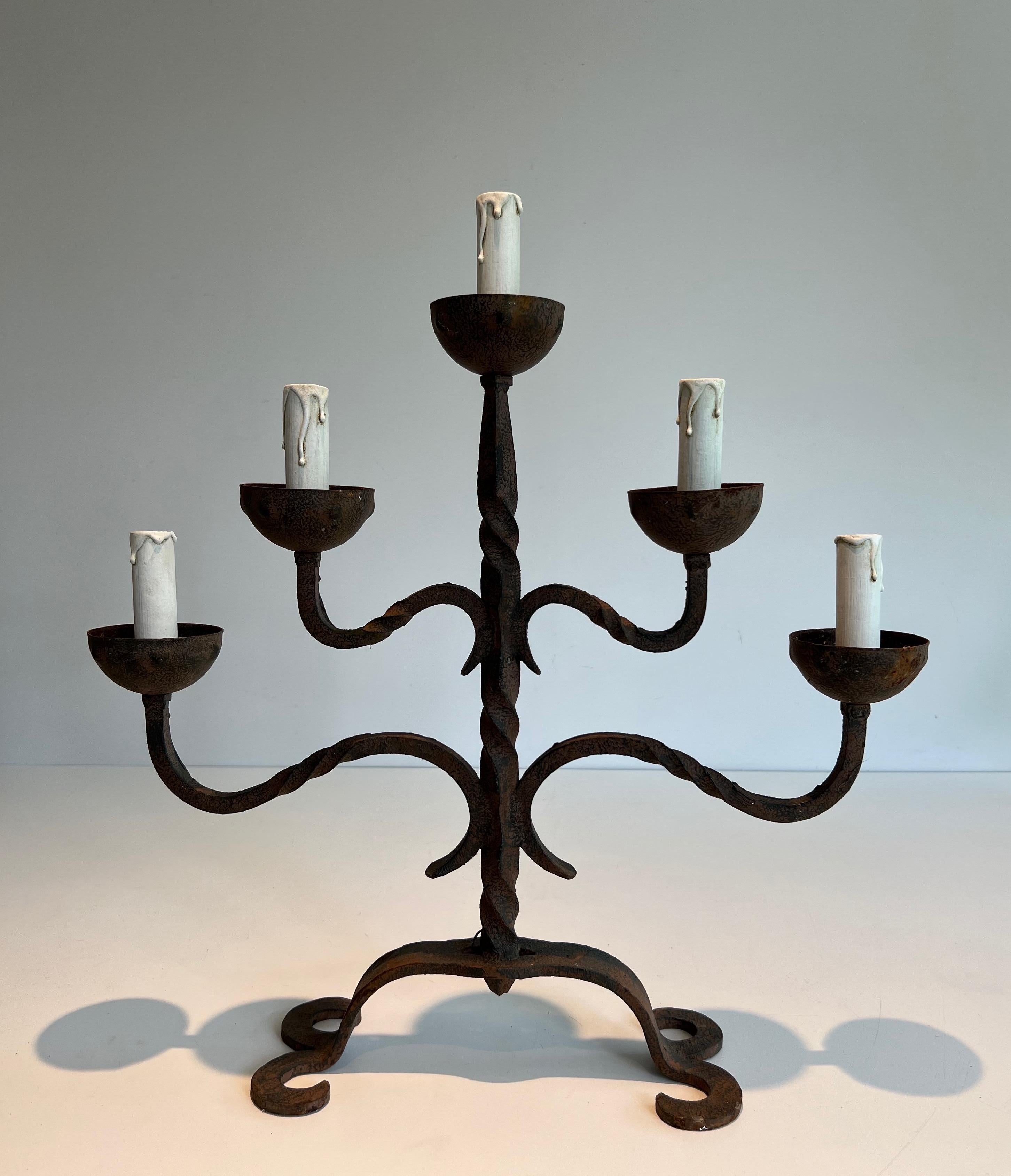 Chandelier en fer forgé à 5 lumières en vente 5