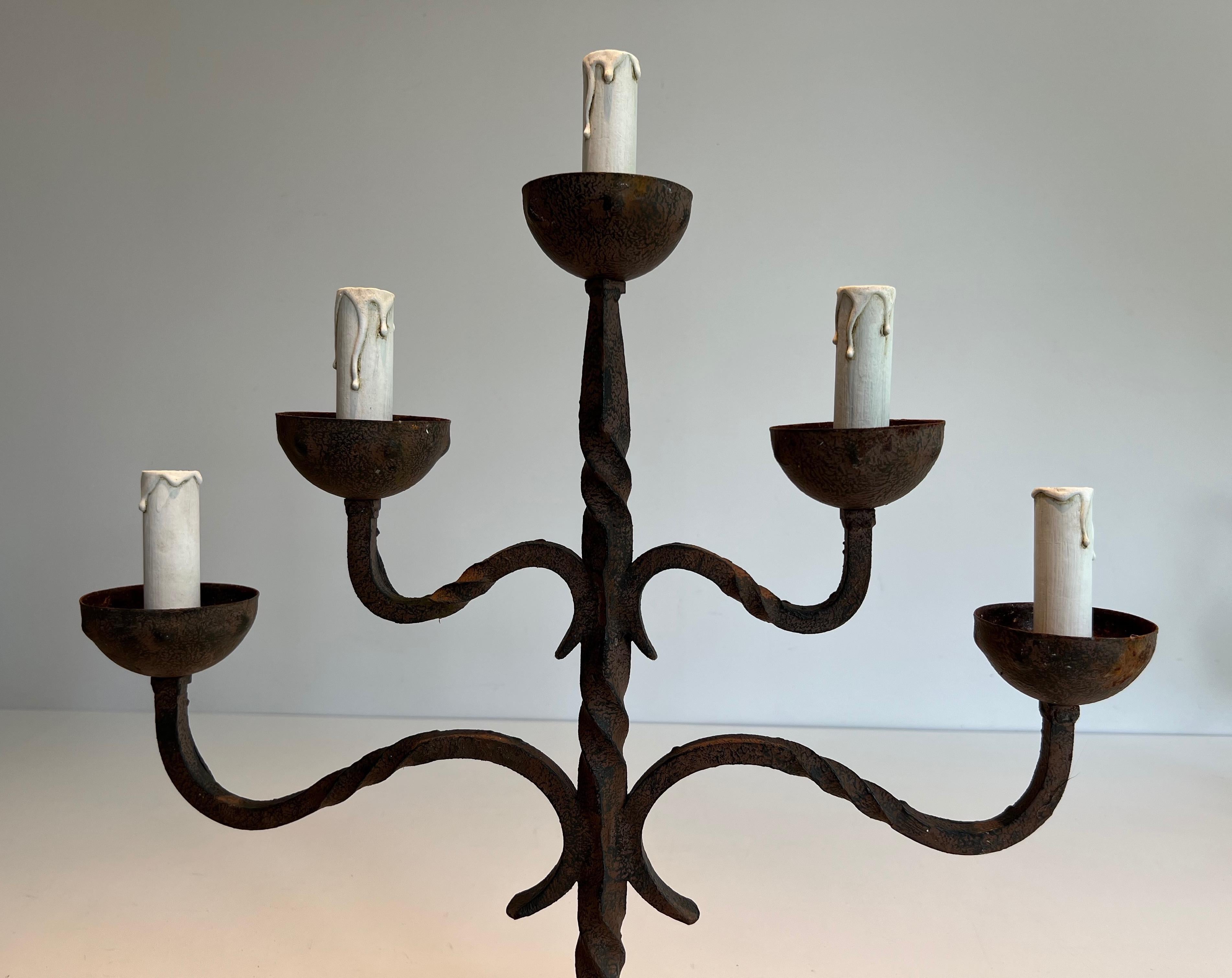 Chandelier en fer forgé à 5 lumières Bon état - En vente à Marcq-en-Barœul, Hauts-de-France