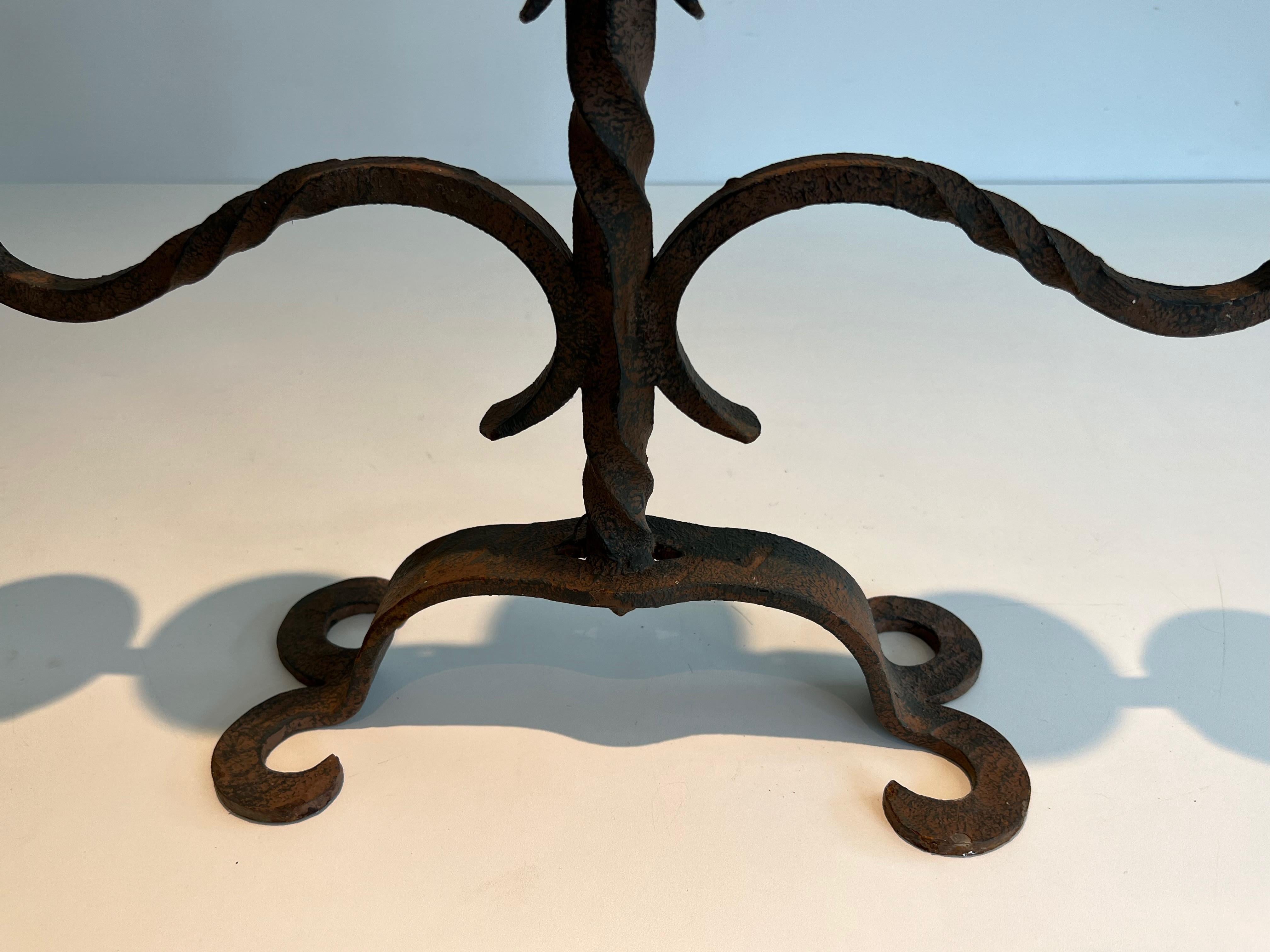 Chandelier en fer forgé à 5 lumières en vente 1