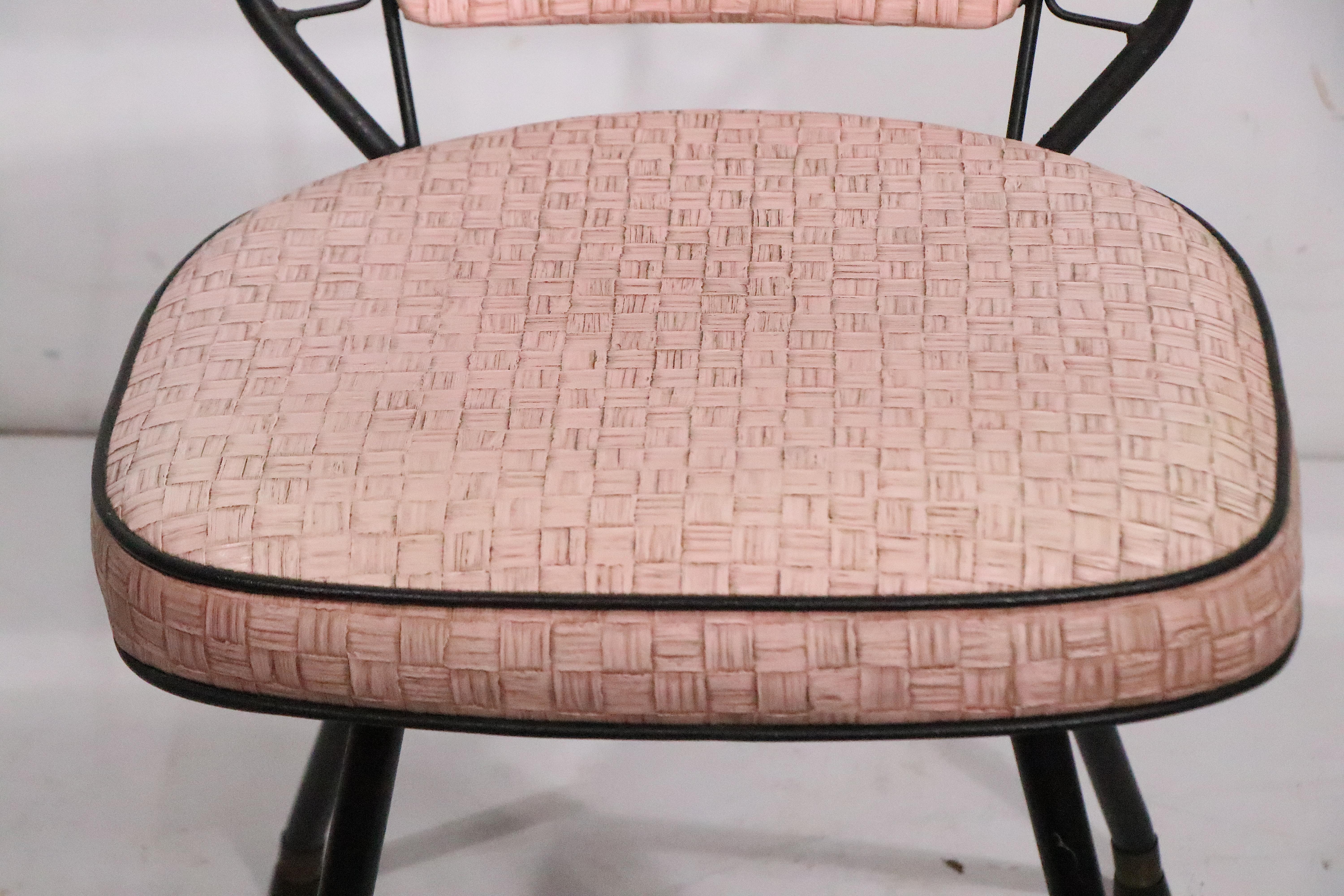 Mid-Century Modern 5 pc. Mid Century Kitchen Set with Marbleized Formica Top and Pink Upholstery For Sale