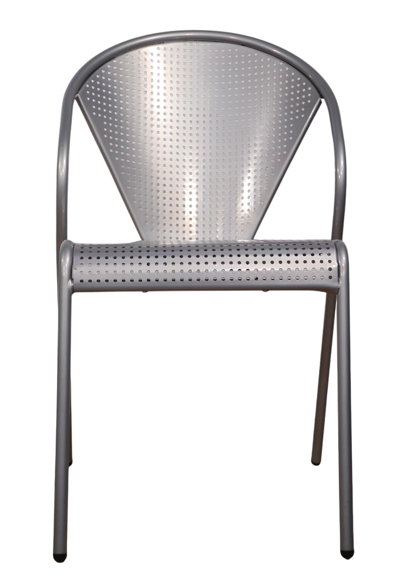 Américain 5 pc. Ensemble de tables à dîner postmodernes de style européen avec plateau en verre et chaises en métal en vente