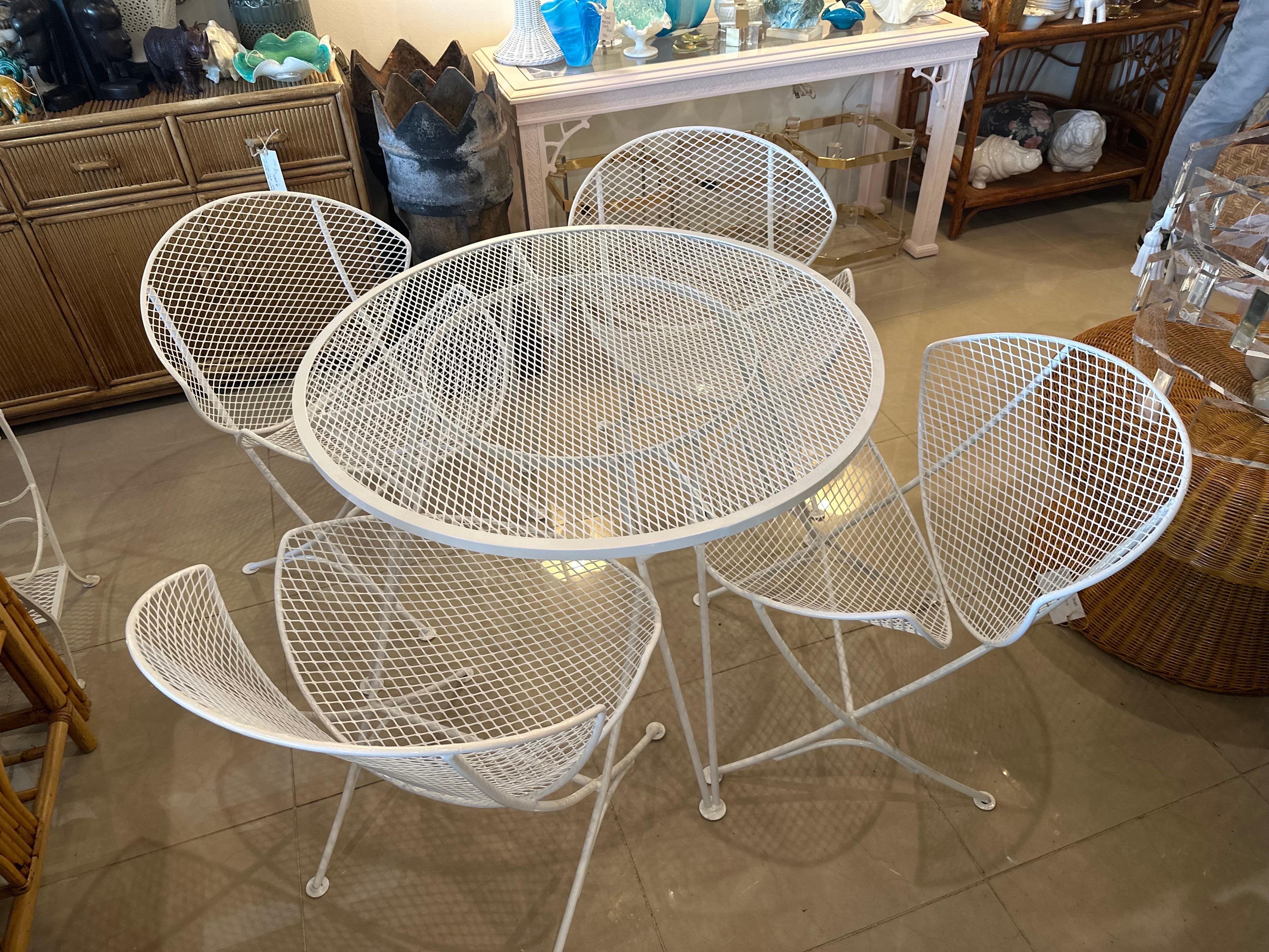 5 Pc Salterini Orange Slice Clam Shell Patio Dining Table & Chairs Powder-Coated In Good Condition For Sale In West Palm Beach, FL