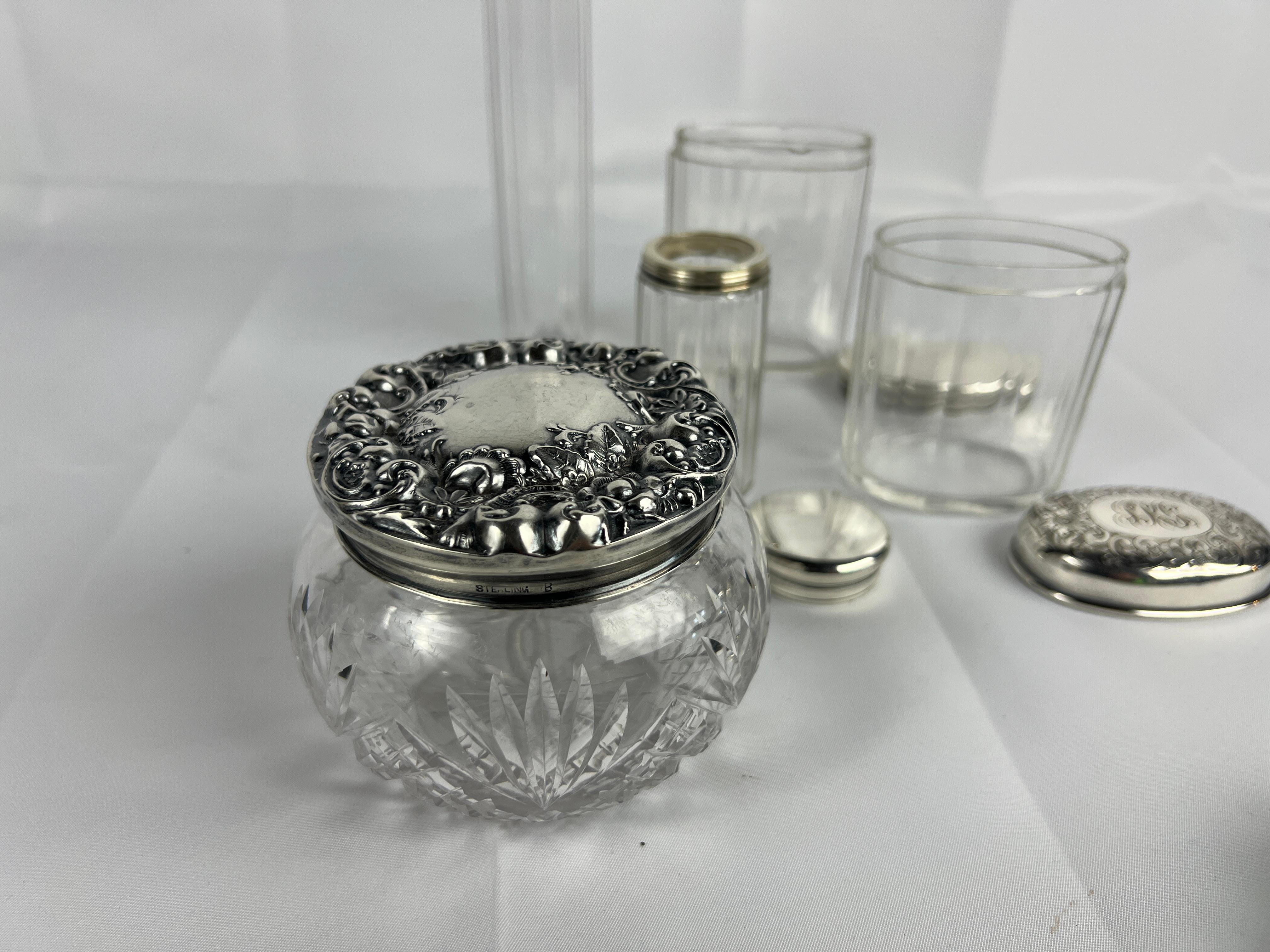 5 pezzi, argento sterling e cristallo, collezione di vasi da notte inglesi e americani in vendita 2