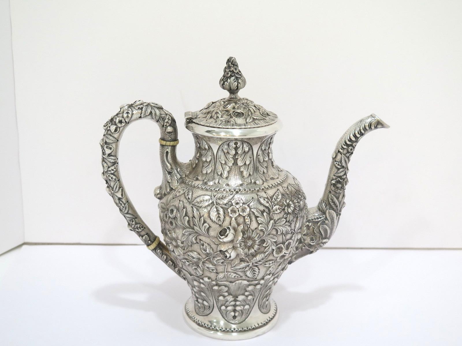 20th Century 5 Pc Sterling Silver S. Kirk & Son Antique Floral Repousse Tea / Coffee Service For Sale