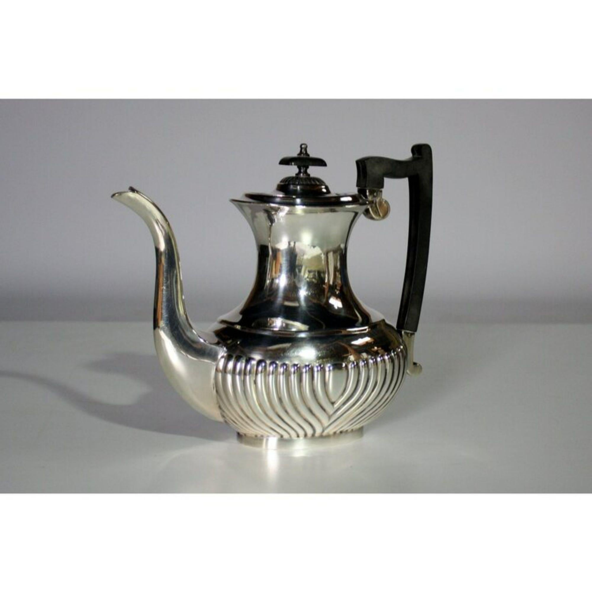 Elegant 5-Piece Queen Anne style silver plated coffee and tea service by Sheffield, England includes Coffee Pot (3