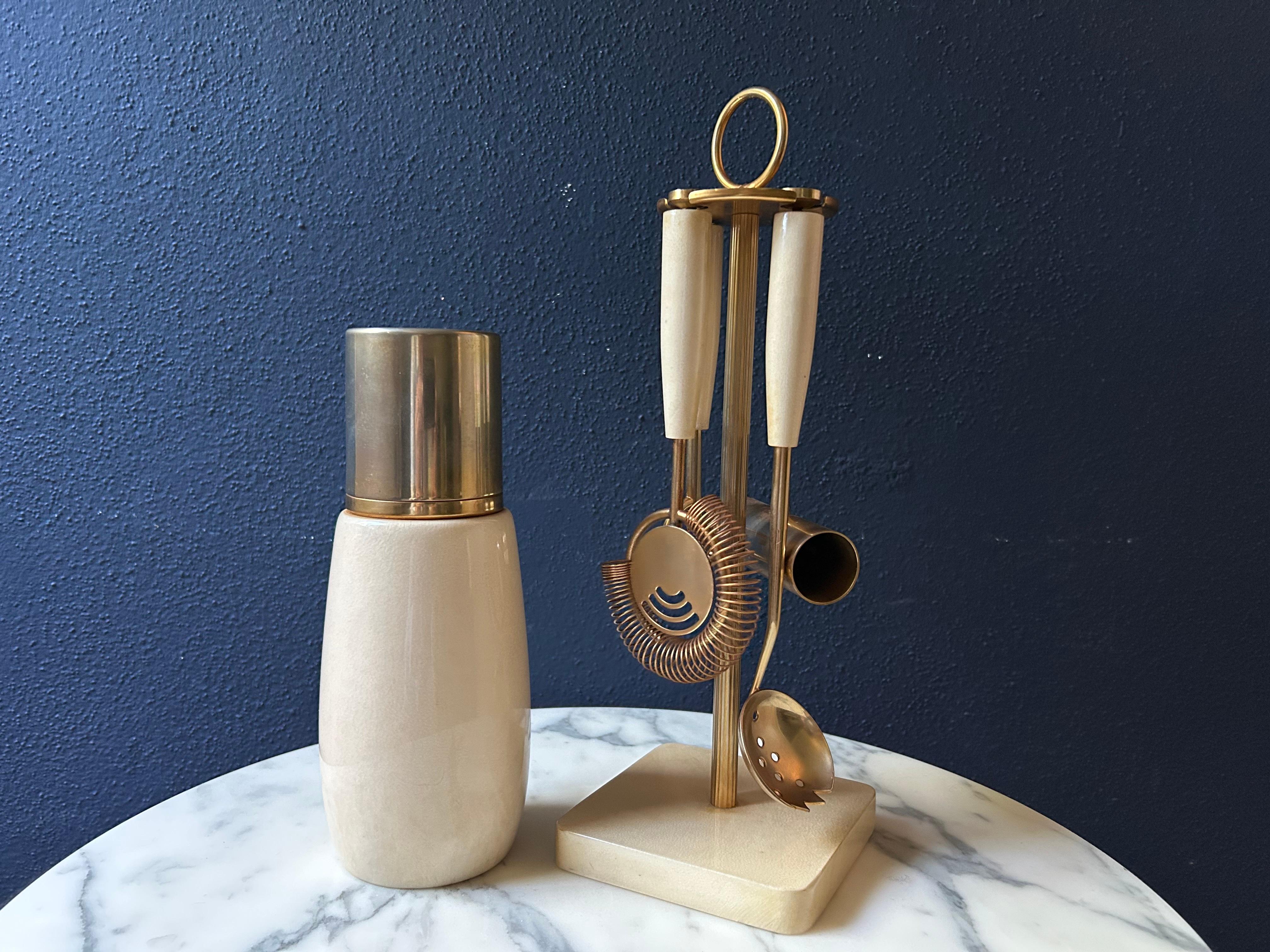 Lacquered 5 Piece Aldo Tura Barware Set in Pearl White, Italy, 1970s For Sale