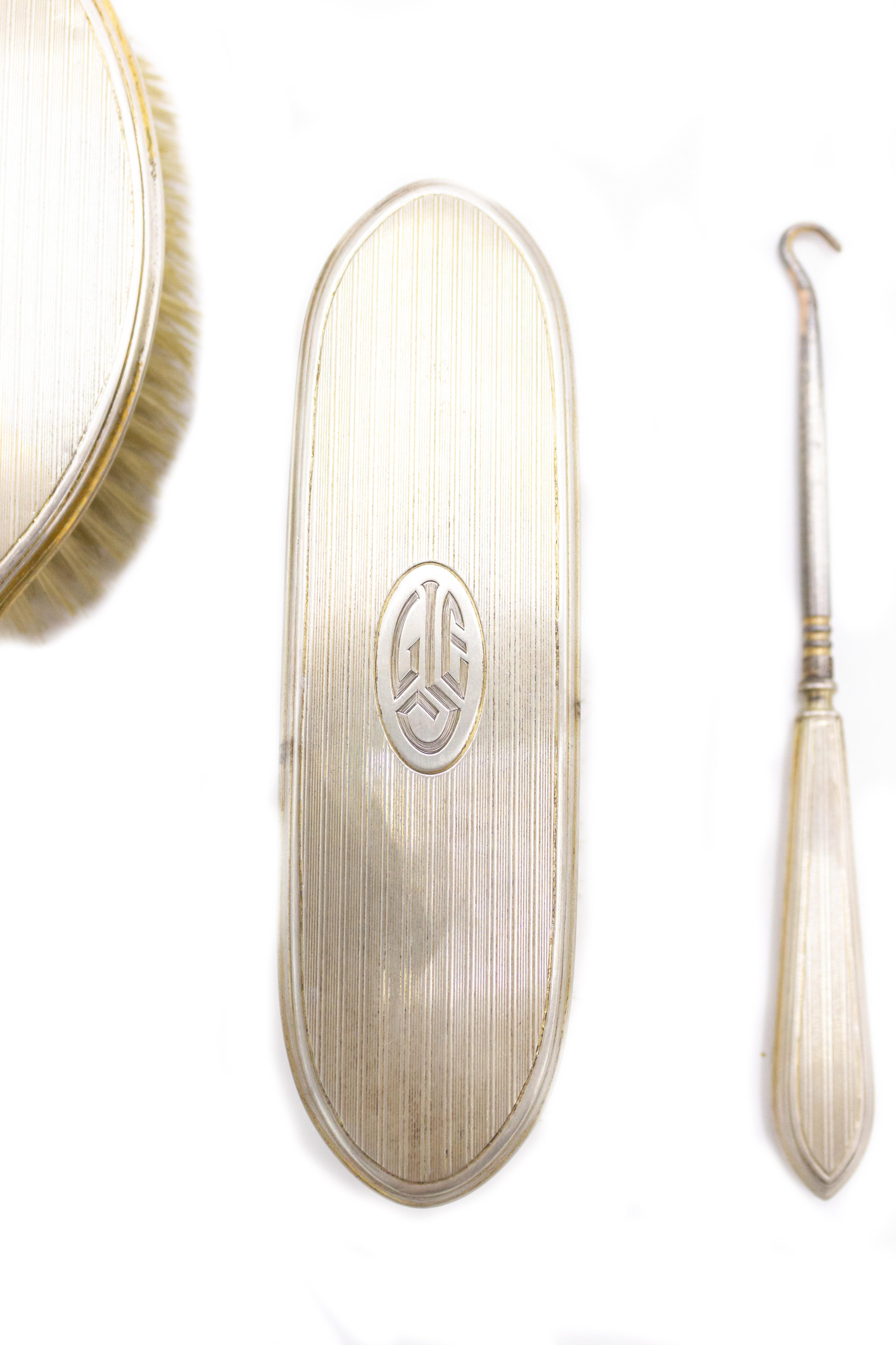 Américain Ensemble de 5 pièces de coiffeuse américaine victorienne en argent en vente